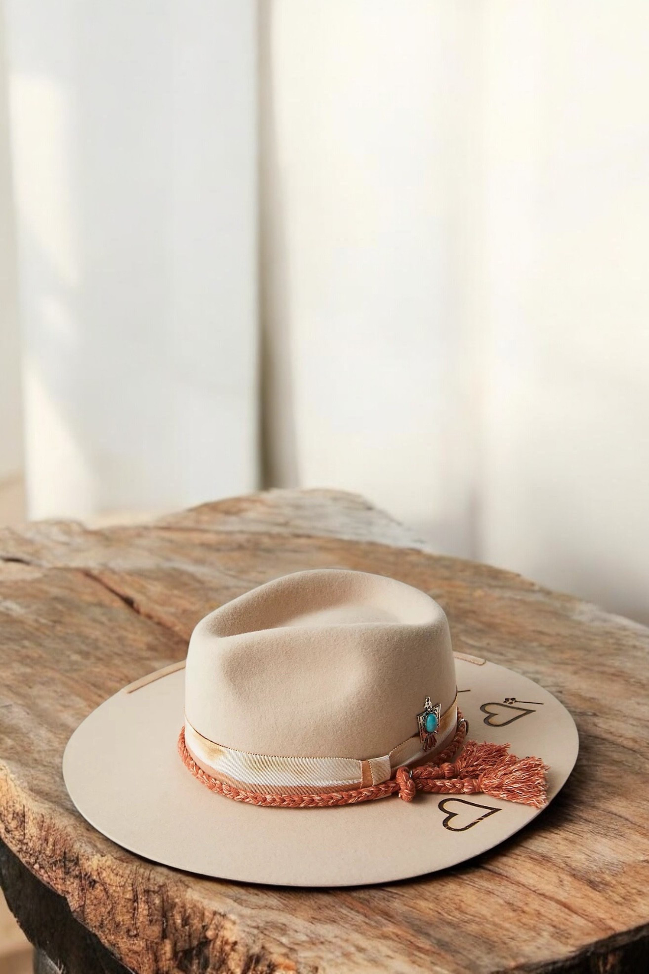 Boho Cowgirl Vibes: The Free People Hat That Instantly Elevates Any Outfit

This is your sign to add a little western flair to your boho wardrobe. The Free People cowgirl hat is more than just a statement—it’s the finishing touch that brings effortless cool to any outfit. With its structured shape, lived-in textures, and free-spirited vibe, it pairs perfectly with everything from flowy dresses to denim and boots.

Ideal for festival season, weekend getaways, or just leveling up your everyday boho look—this is the hat you’ll reach for again and again.

Tap to shop and channel those boho cowgirl vibes all season long.

boho cowgirl hat
free people hat
boho western style
bohemian cowgirl fashion
boho accessories 2025
western boho outfit
felt cowgirl hat
boho festival outfit
boho chic headwear
free people cowgirl
neutral boho style
boho ranch look
modern western fashion
cowgirl meets boho
boho fashion accessories
rustic cowgirl vibe
boho outfit ideas
wide brim boho hat 

#LTKStyleTip #LTKFindsUnder100