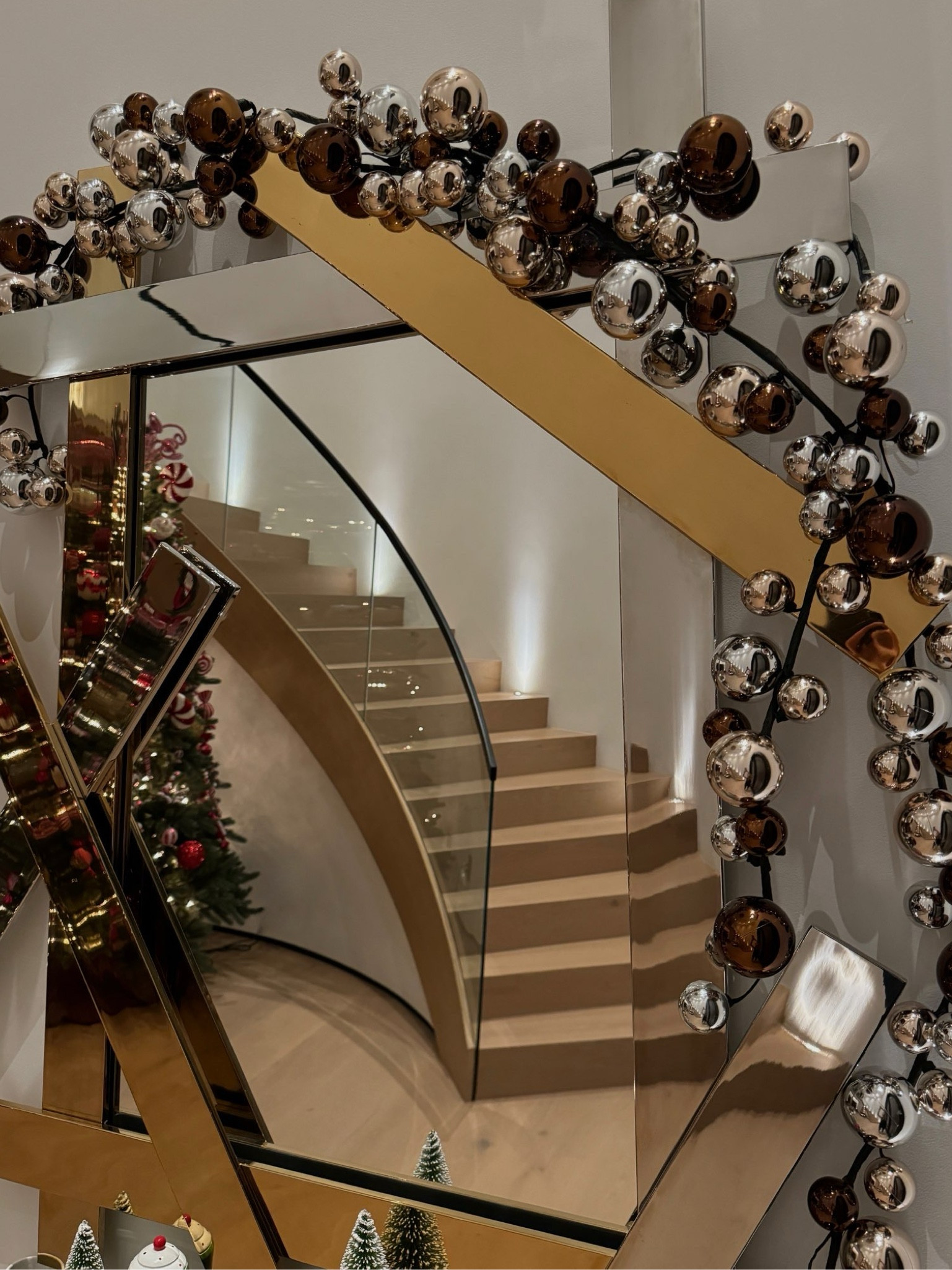 Mixed ball holiday garland 🤎

#LTKHome #LTKSeasonal #LTKHoliday