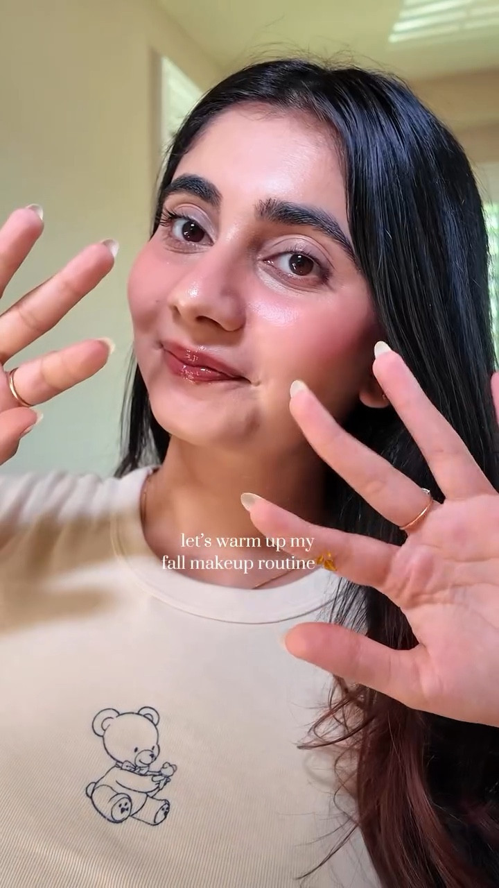 100 degrees outside but I’m manifesting fall🍂🧸

@kulfi.beauty @beautyofjoseon_official @hauslabs @laneige_us @natashadenonabeauty @tartecosmetics @hudabeauty @dalba_piedmont @dalba_global

#grwm #makeuptutorial #glassskin #fastmakeup #beautytok