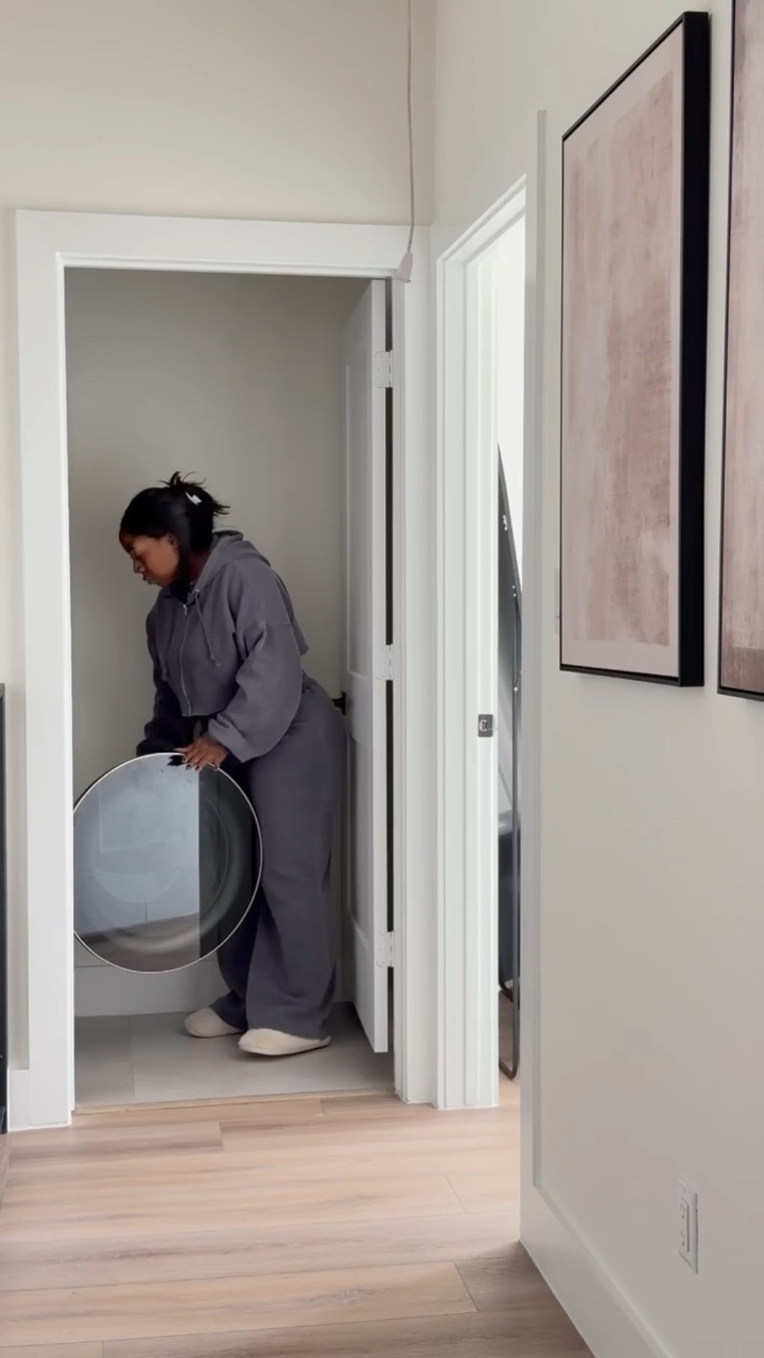 A real day in the life as a Houston mom balancing motherhood, beauty, and home.
I share soft luxury routines, home decor, and realistic mom life for women who love an elevated everyday.

#momlifestyle #dayinthelifevlog #houstonmom #softluxuryliving

#LTKdayinmylife #LTKmomlife #LTKHome