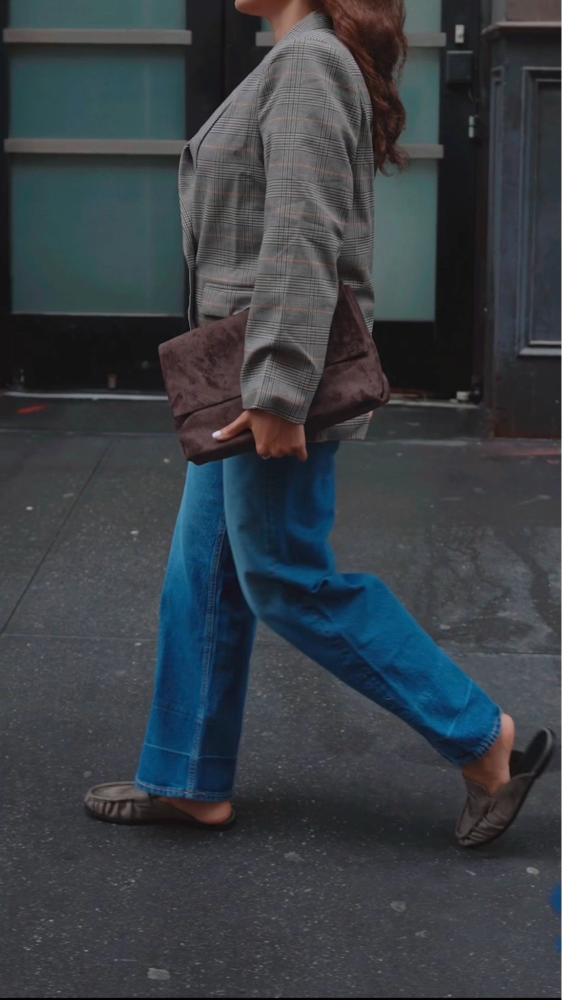 Fall workwear outfit inspo: grey blazer, slip on loafers, and a mocha suede clutch

#LTKootd #LTKSeasonal #LTKWorkwear