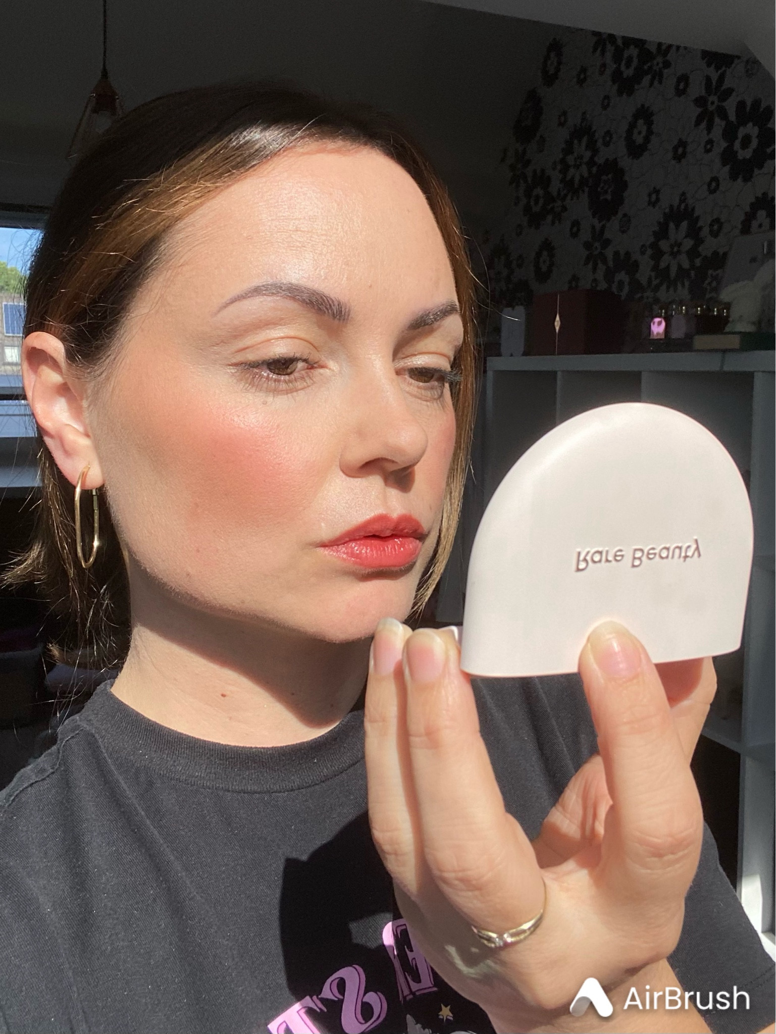 Best powder in the game #rarebeauty 

#LTKeurope #LTKnederlands #LTKbeauty