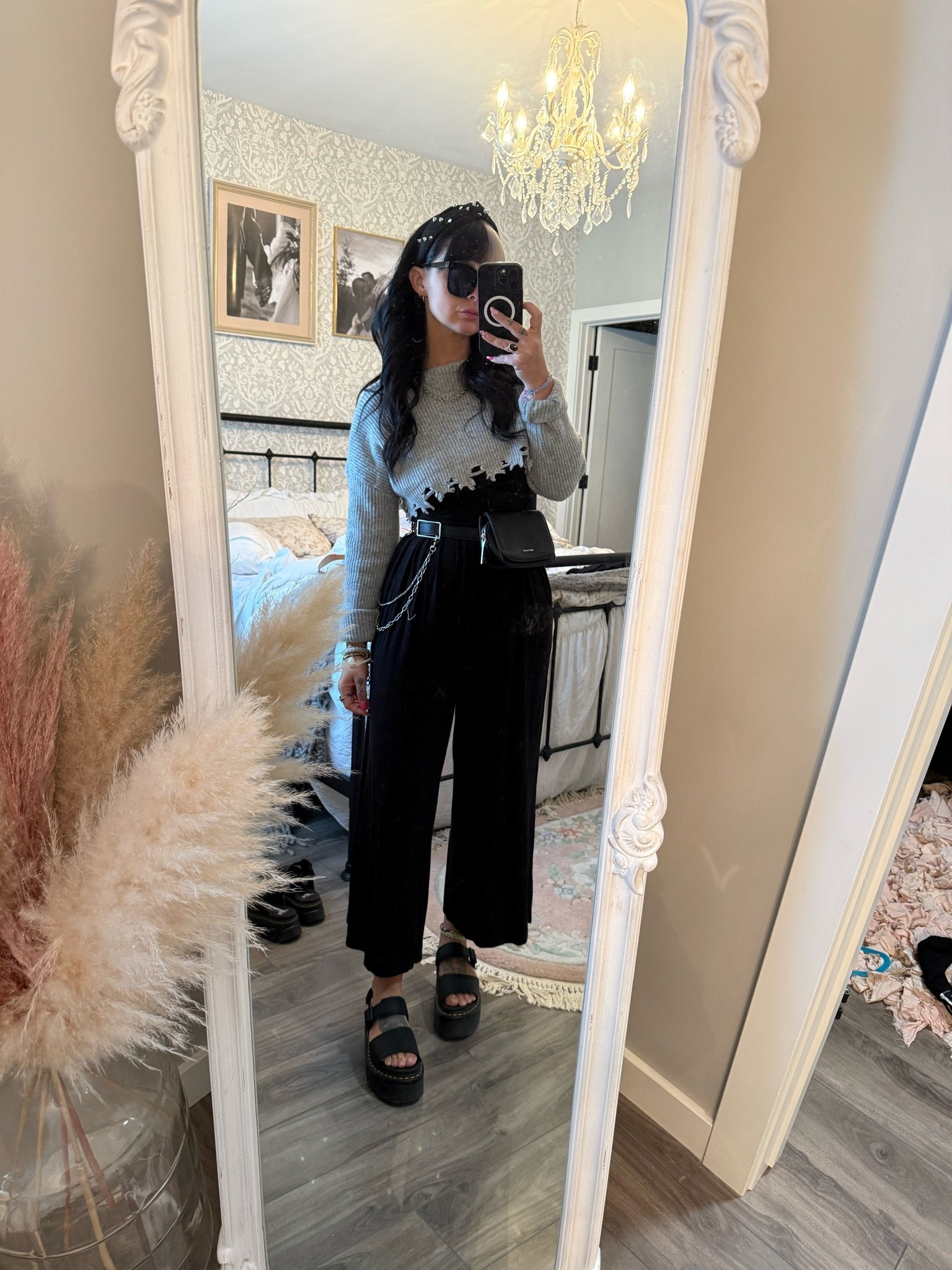 🖤🖤🖤

Romper: Ardene
Sandals: Voss platform doc martens
Headband: dollar tree
Belt purse: matt&nat
Sweater: urban planet I think

#LTKcanada #LTKfall #LTKsummer