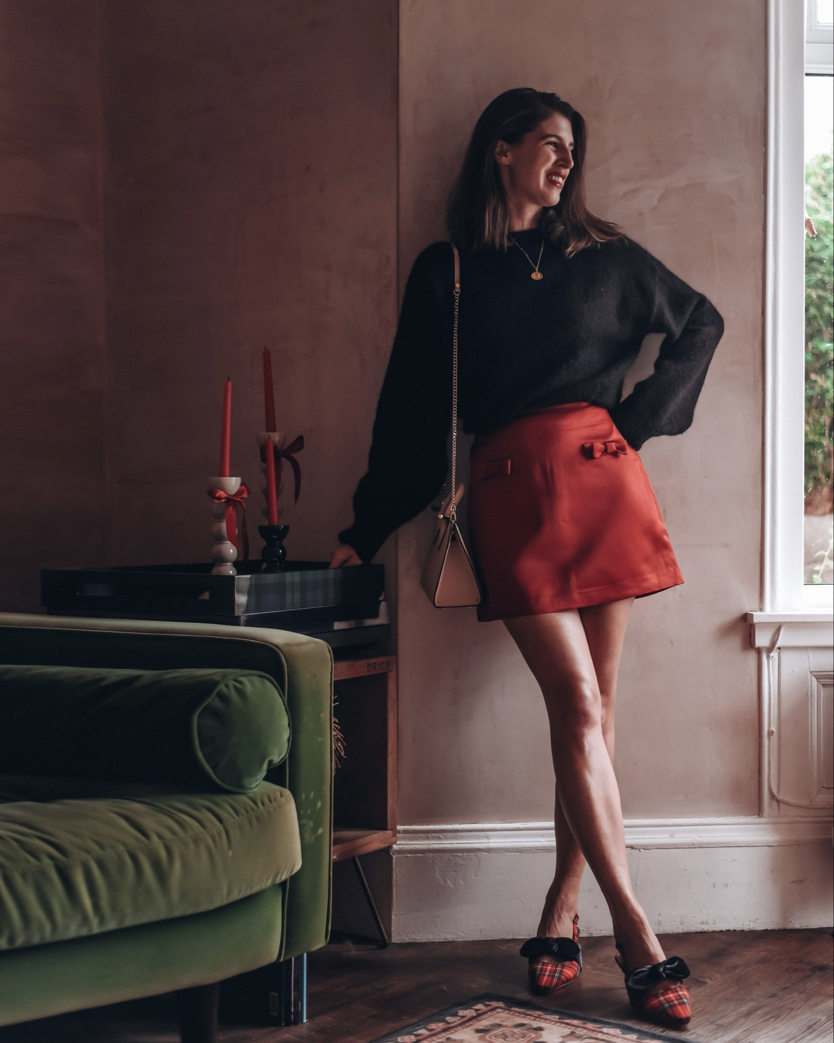 20% off this wee skirt right now…

Wearing size 8 in the skirt, xs in the cardi and shoes are tts

#LTKuk #LTKpartywear #LTKCyberWeek