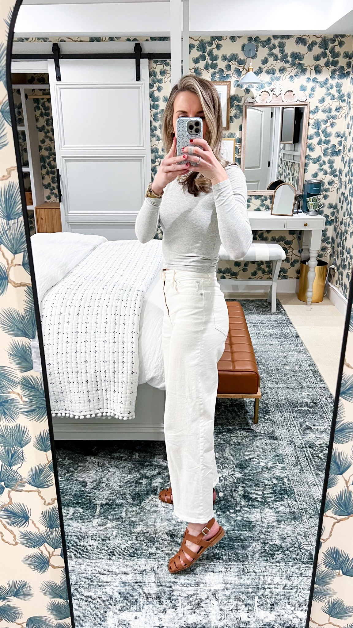 Today’s outfit ✨ 

These jeans are INSANELY comfy. Wearing a 24 — true to size. 

Shoes are a splurge but so cute and comfortable. Found a look for less! 

Shirt is a staple — XS and true to size. 



#LTKStyleTip #LTKSaleAlert #LTKShoeCrush