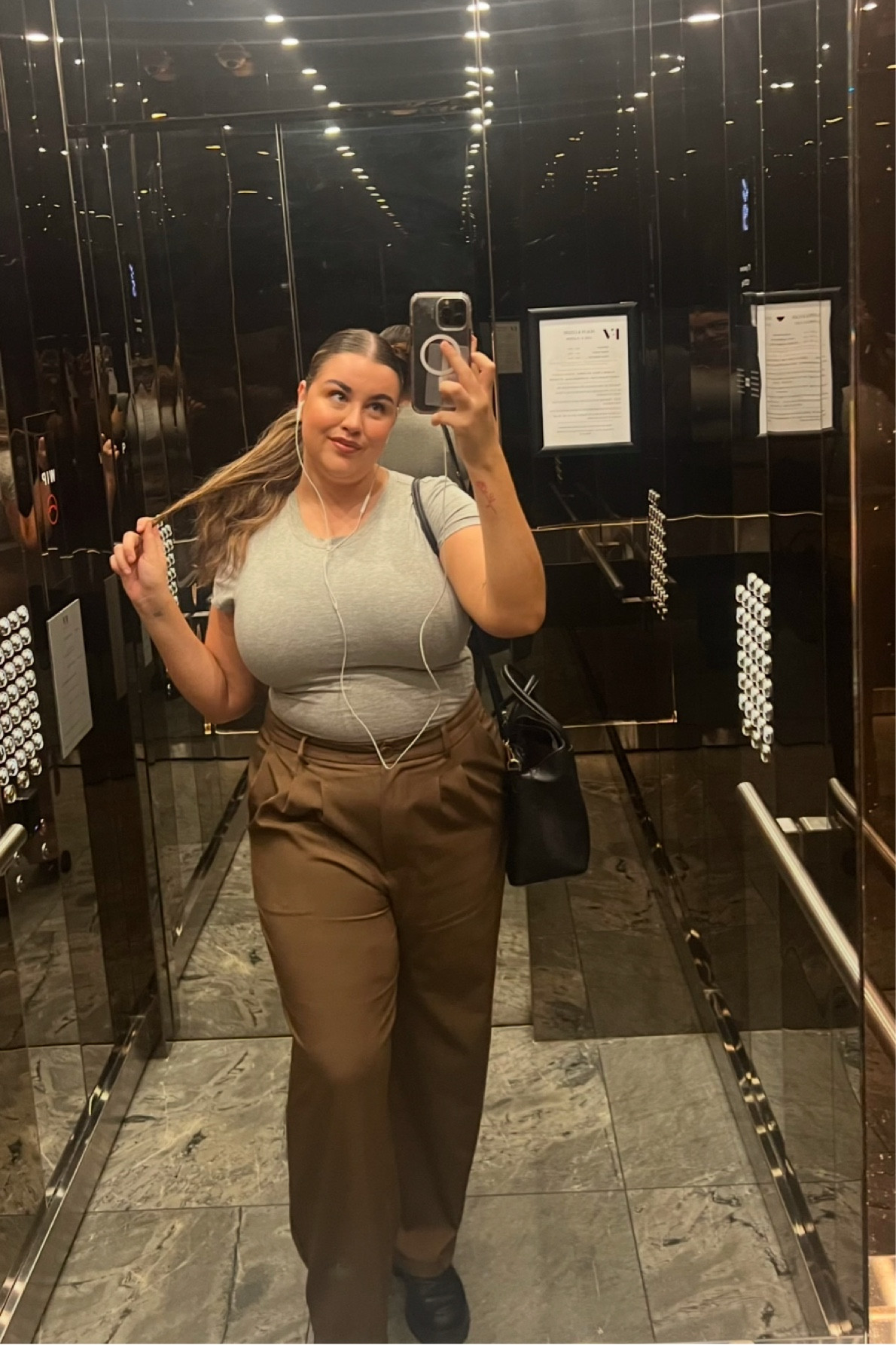 i love brown pants!!! #midsize #midsizefashion #midsizecorporate