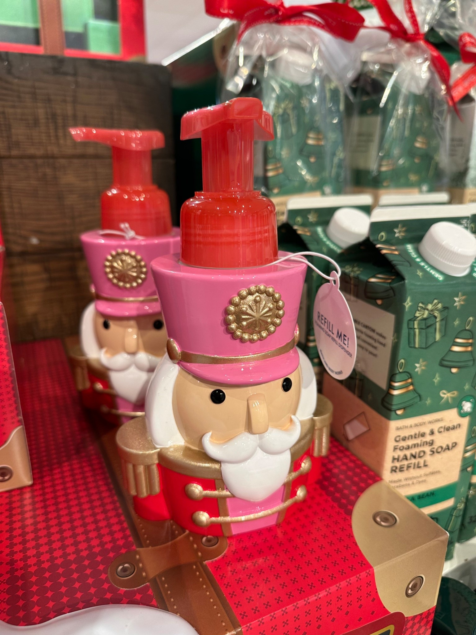 Bath and Body Works Holiday Collection 

#LTKHoliday #LTKGiftGuide #LTKFamily