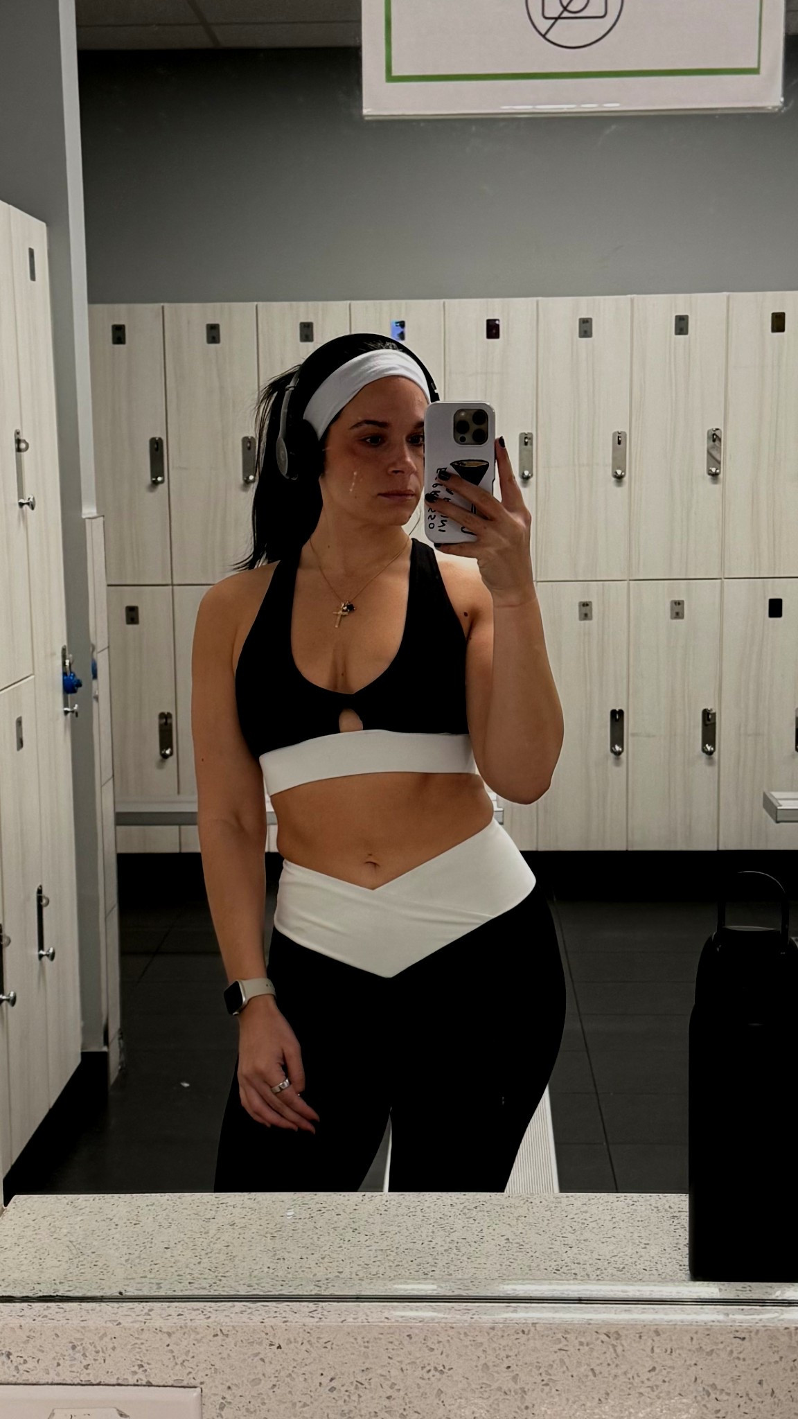 Friday workout look 👀 💪 👟 

#LTKfitnessgoals #LTKMidsize #LTKActive