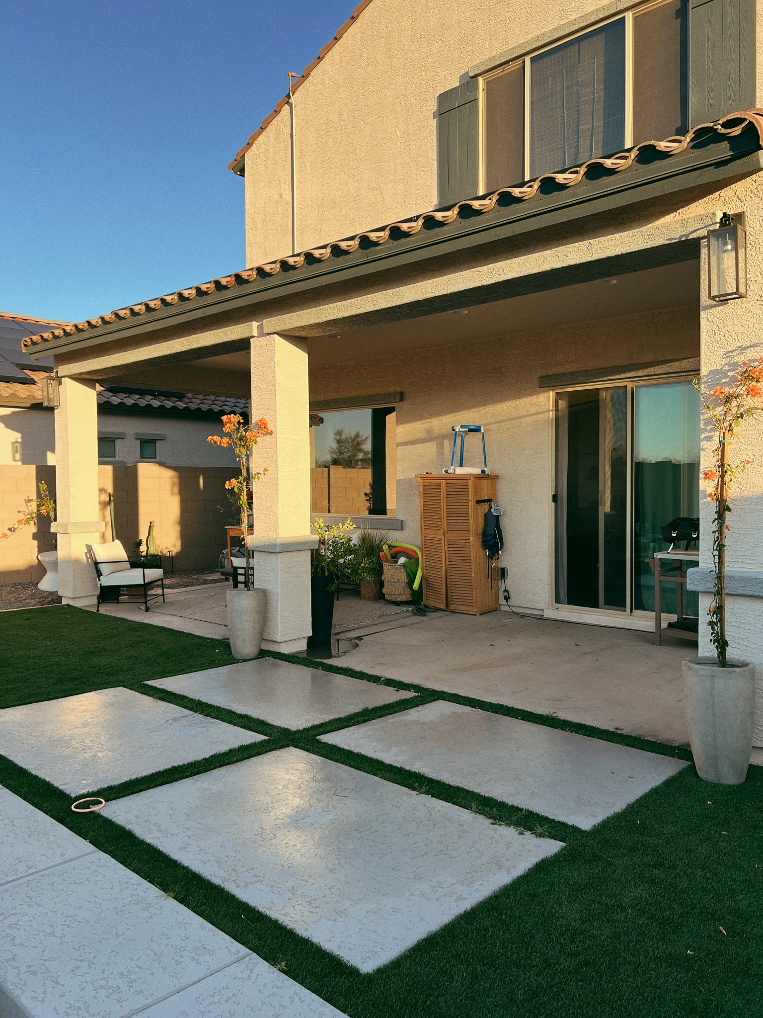 New florals for the back yard, anyone else refreshing your outdoor space for spring? 

#LTKHome #LTKSeasonal