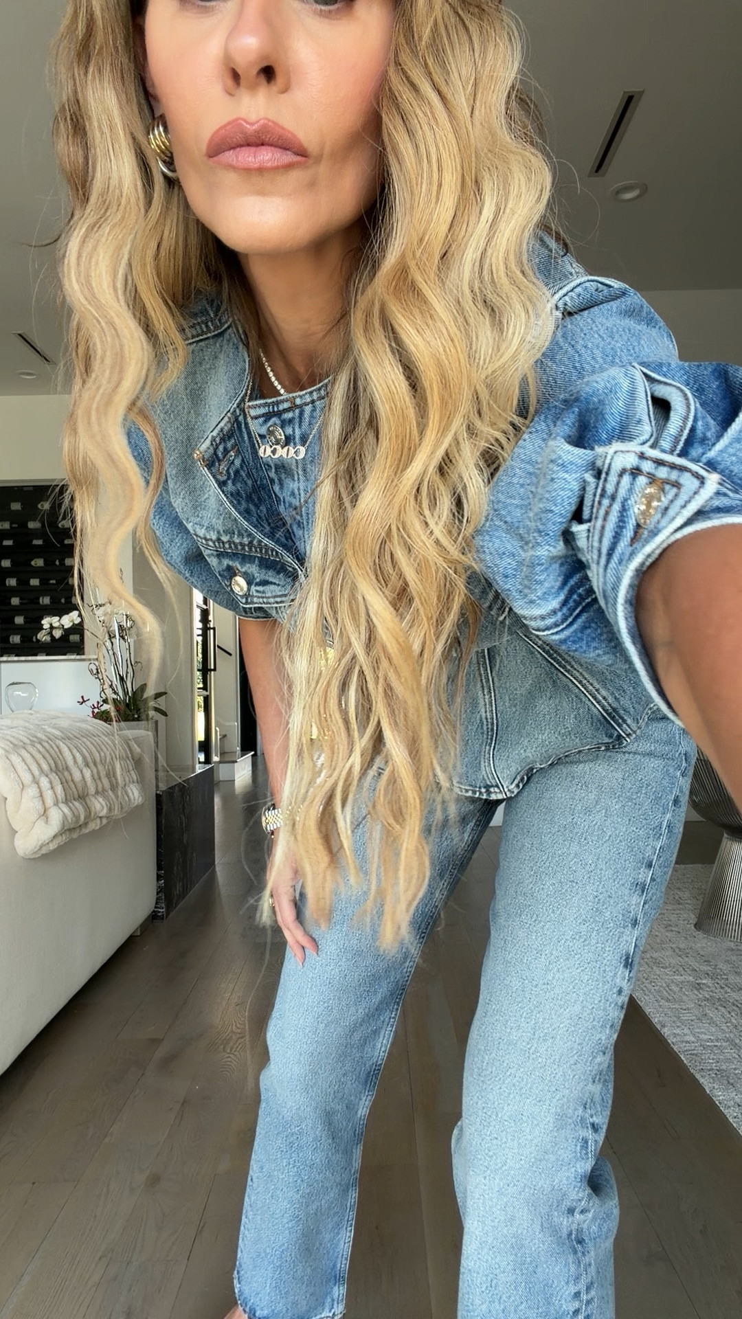 Denim on denim for happy hour! Hot tip: size down in these jeans! Took a small in the denim jacket! 

#LTKootd