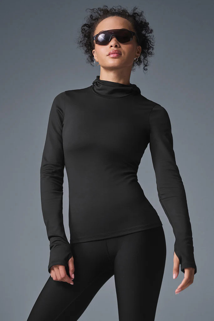 Model is 5'9” wearing SModel is 5'9” wearing SWearing Size SmallModel is 5'9”, with a 34.5... | Alo Yoga (US)