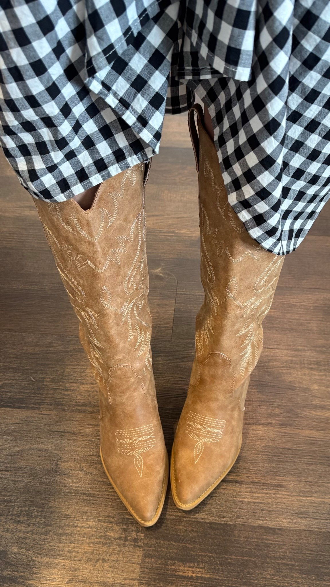 Obsessed with these 🤠

#cowboyboots #country #nashville

#LTKStyleTip #LTKFindsUnder100 #LTKSummerEdit