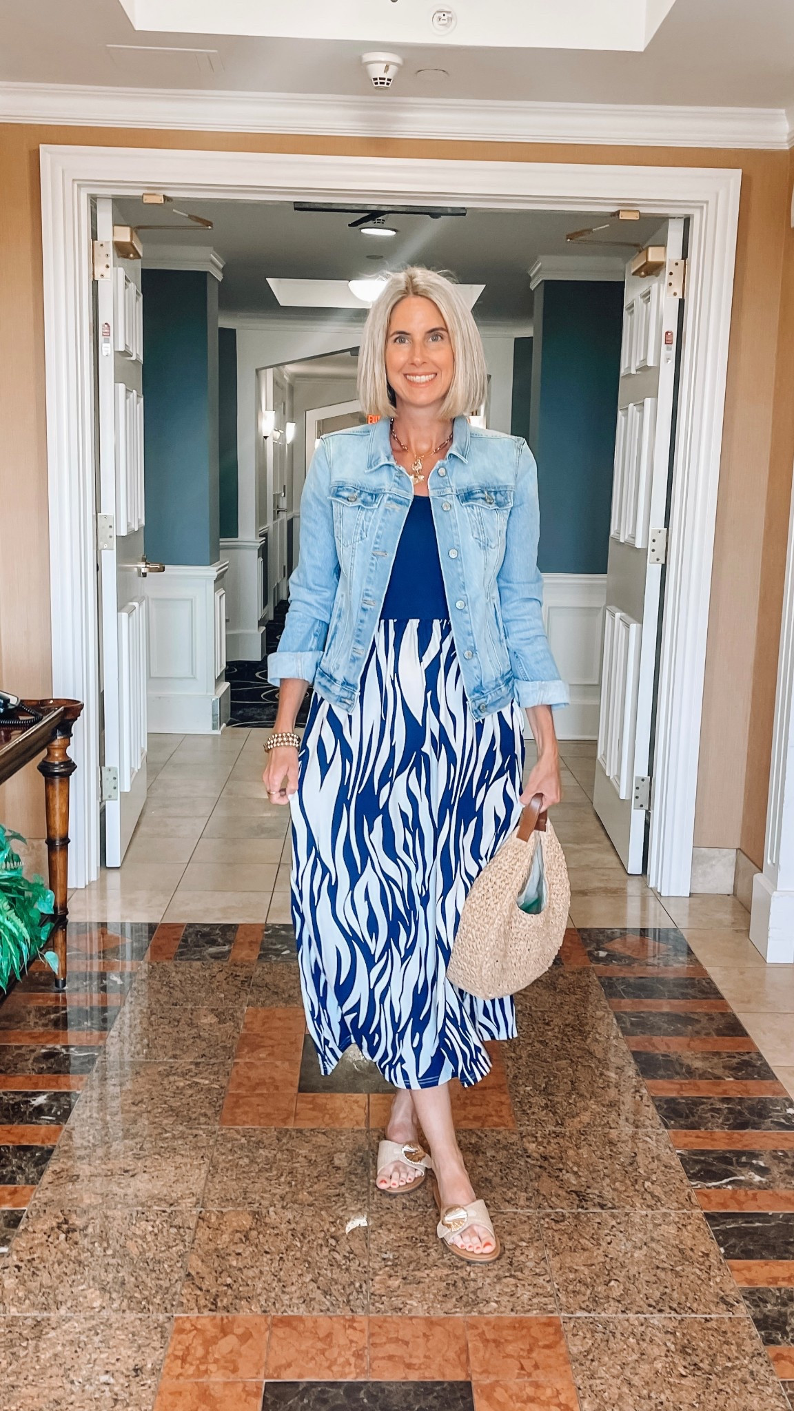 Wore this fun Amazon dress out to dinner our last night at the beach. It comes in several other prints and has pockets plus a 15% clickable coupon 




Resort wear 
Cruise wear
Vacation look
Vacation dress
#resortwear #cruisewear #vacaydress



#LTKSaleAlert #LTKFindsUnder50 #LTKSeasonal