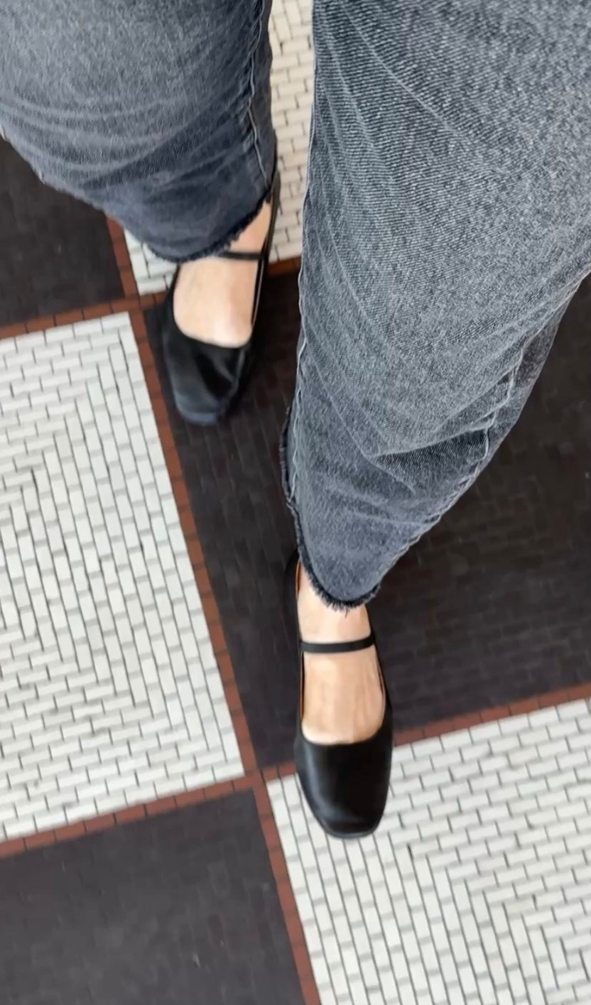 Spring top
Lace top
Eyelet top


#LTKstyletip #LTKSeasonal #LTKfindsunder100
