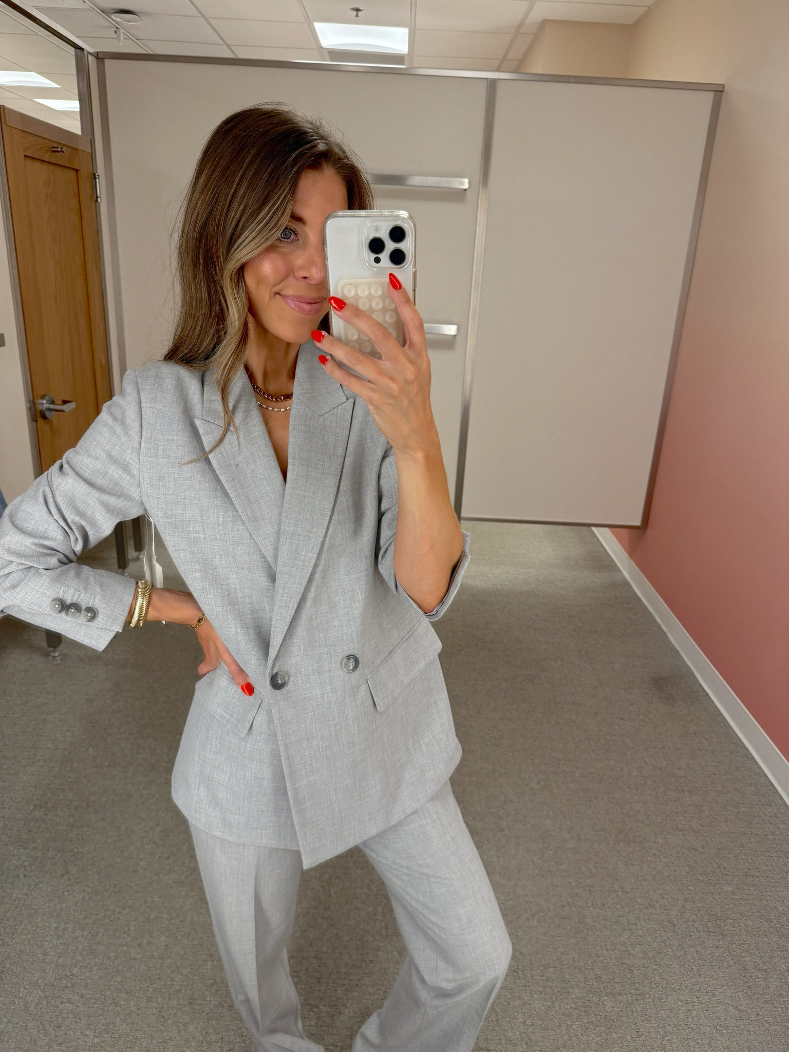 Nordstrom suit! Blazer size xs and pants size 0

#LTKSummerSales #LTKWorkwear #LTKxNSale