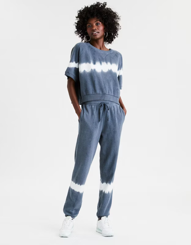 AE Fleece Boxy Crew Neck Sweatshirt | American Eagle Outfitters (US & CA)