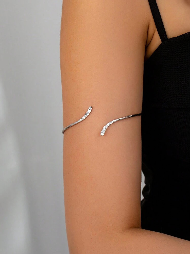 1 Pc Minimalist Hammered Metal Cross Over Upper Arm Cuffs Arm Band For Women | SHEIN