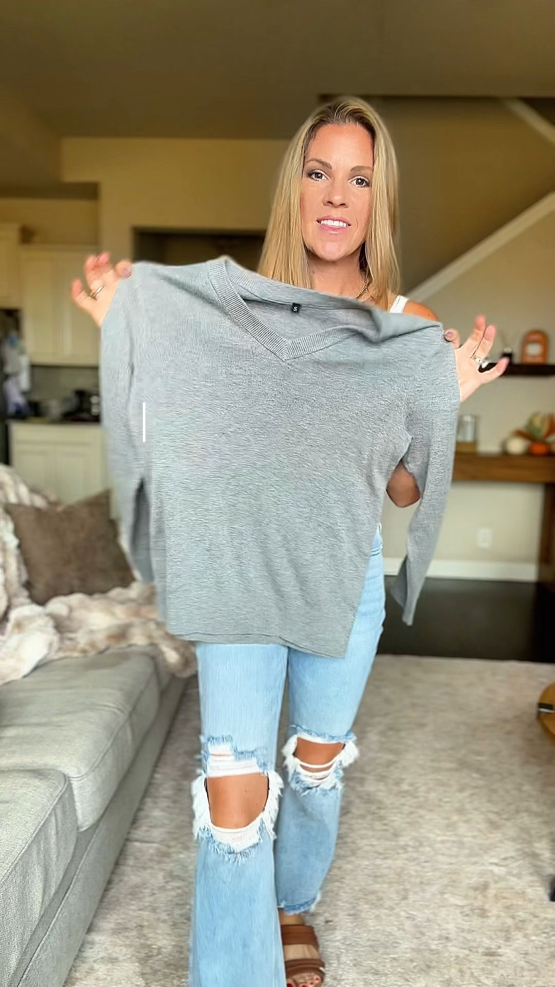 The perfect classy fitting v-neck sweater! 

Comment SHOP to get the link sent to your DMs. Be sure to follow me so you get the message. 

#amazon #amazonfashion #fallfashion #fashion #outfits

#LTKootd #LTKWorkwear #LTKSaleAlert