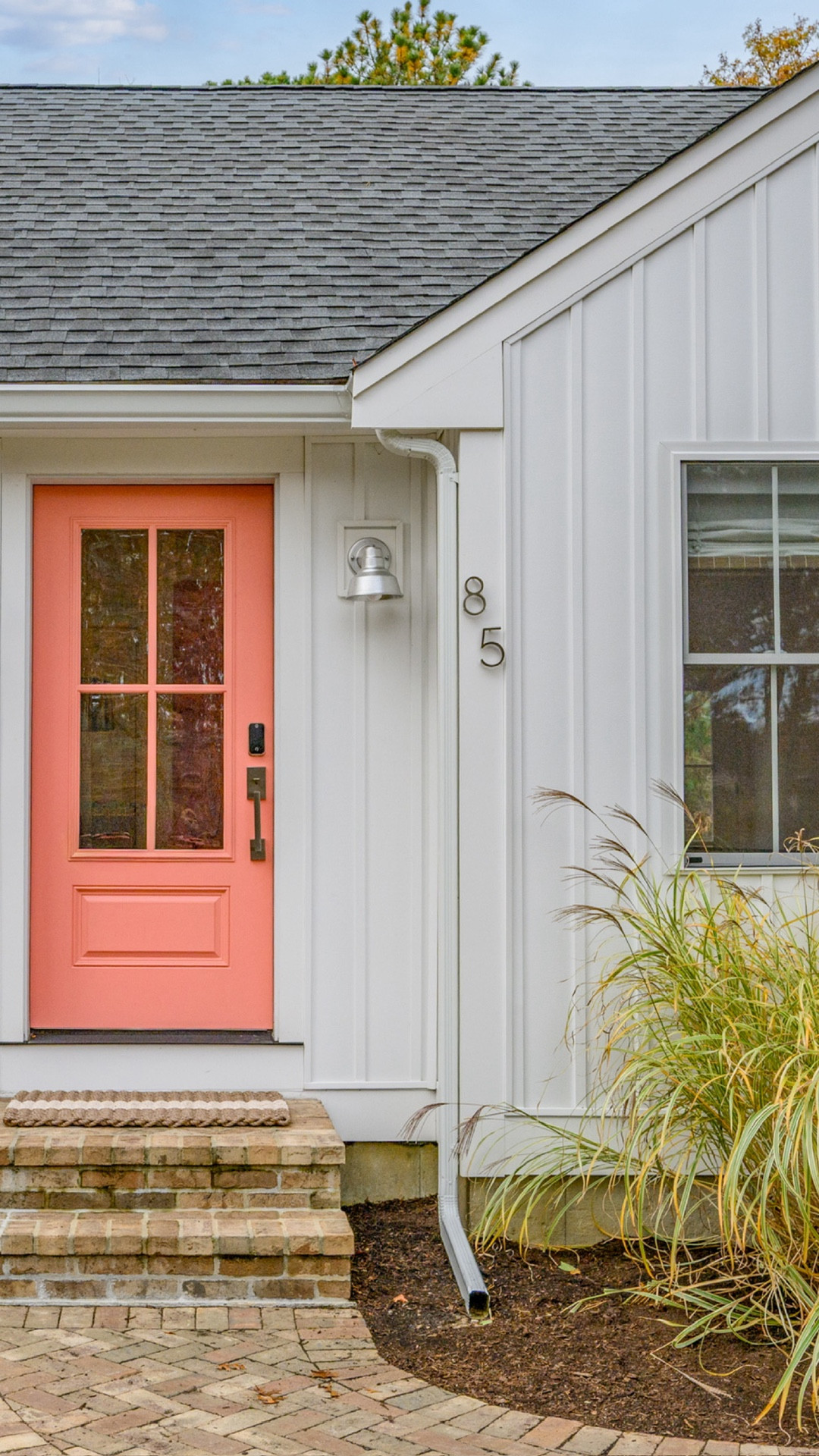 that's a wrap on the #preppyhollowhouse! this cheerful three bedroom home offers #dwelloctoberstay guests the perfect spot to relax and enjoy a classic Cape Cod summer. filled with bright colors, bold patterns, and retro details, stepping into this house feels like taking a breath of fresh air. #dwelloctober

#LTKHome