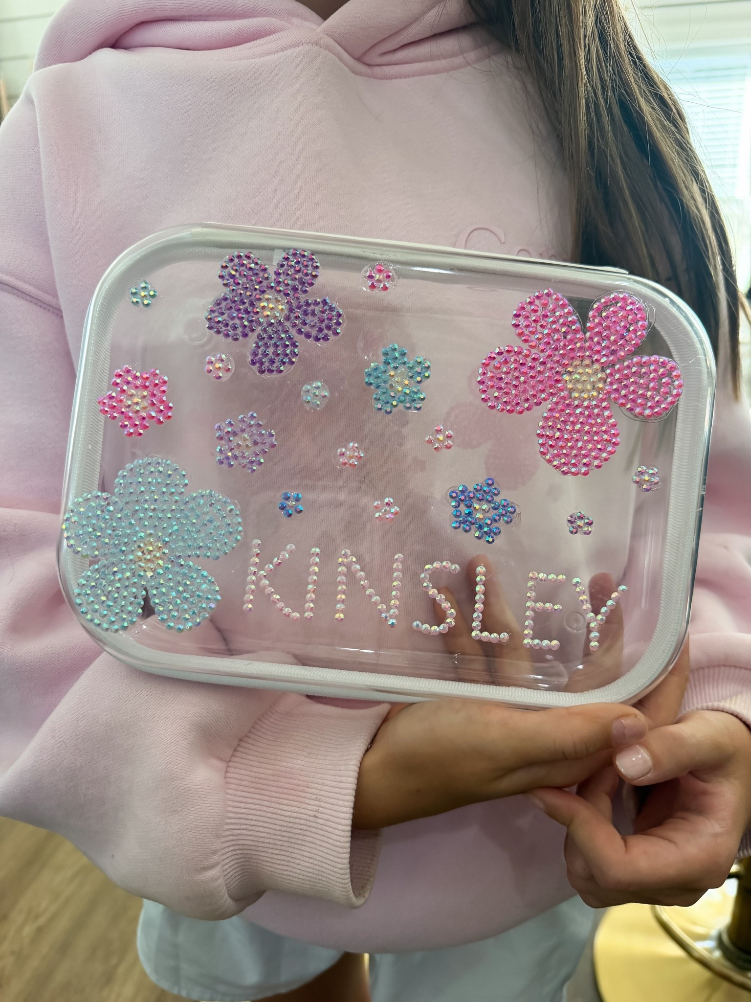DIY bedazzled pencil box

This is a must do with your crafty kid. Kinsley loved this activity and literally worked on it for three hours straight. 

Fun for back to school but this could be so fun for a themed birthday party activity.

#LTKKids