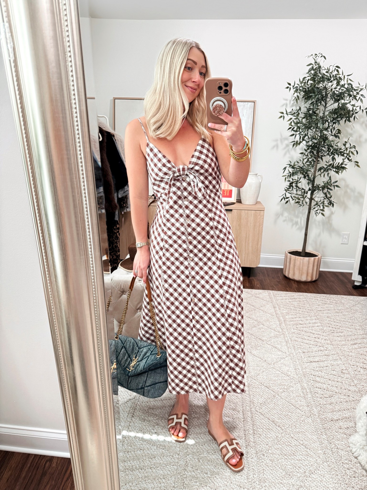 The prettiest plaid dress that looks like Anthro but it’s only $35! 🤎 Wearing my true size small!

Dresses, plaid dresses, spring dresses 

#LTKdayinmylife #LTKootd #LTKgrwm
