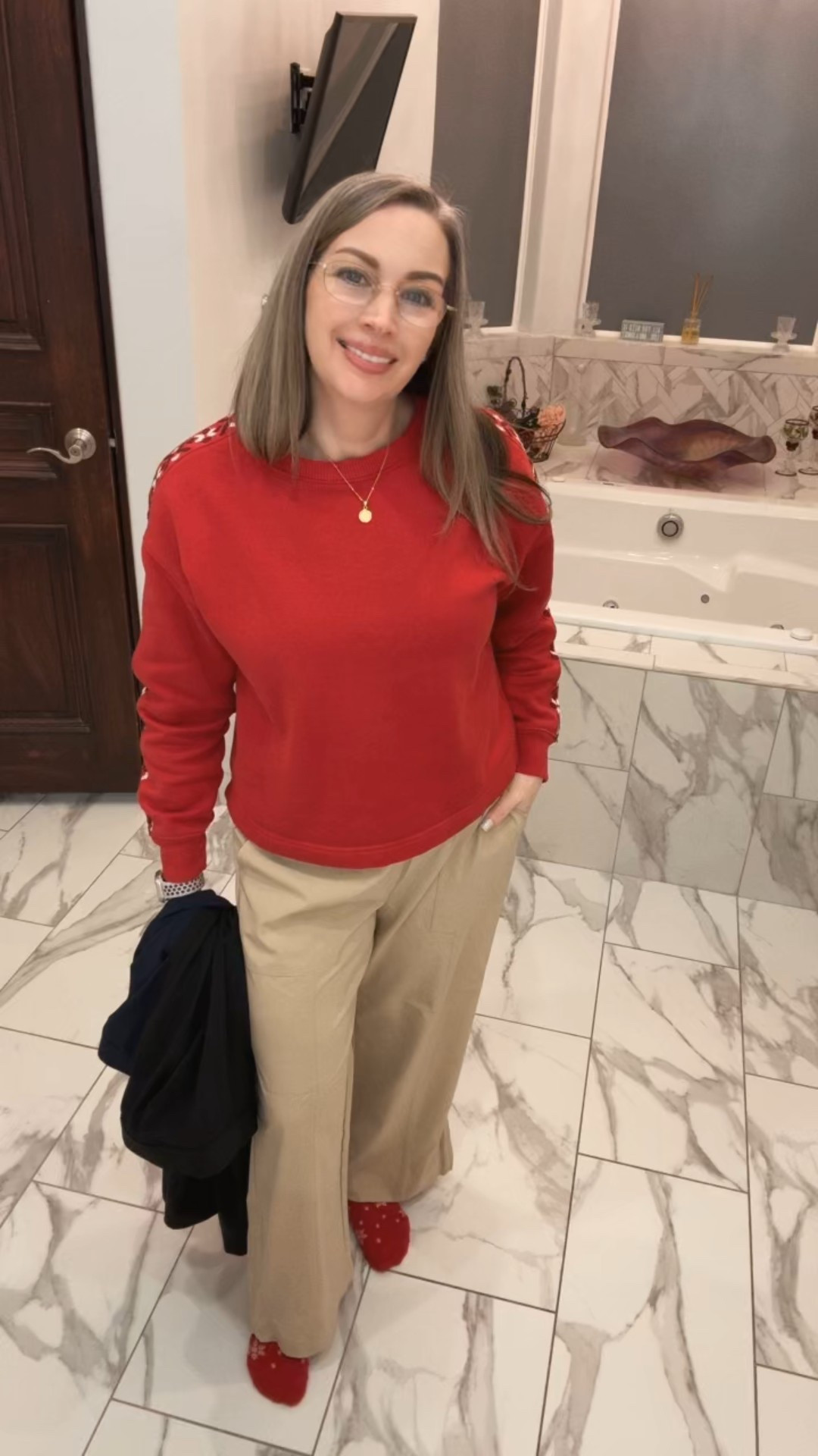 I'm really enjoying these pants from LOFT’s Lou & Grey line—they're perfect for my active lifestyle! They come in a variety of colors, so be sure to explore your favorite ones for more options to match your style. 

#LTKPetite #LTKfitnessgoals #LTKActive