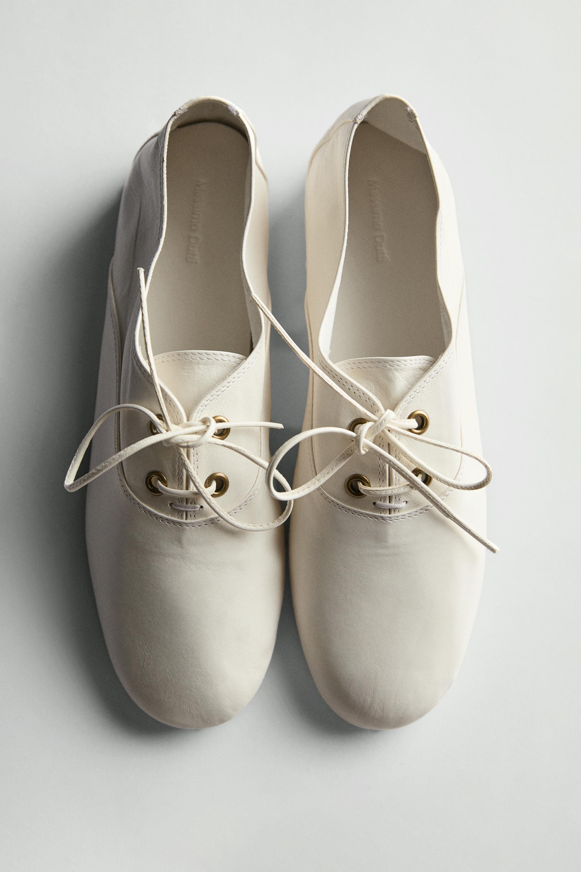 Soft leather lace-up shoes | Massimo Dutti US
