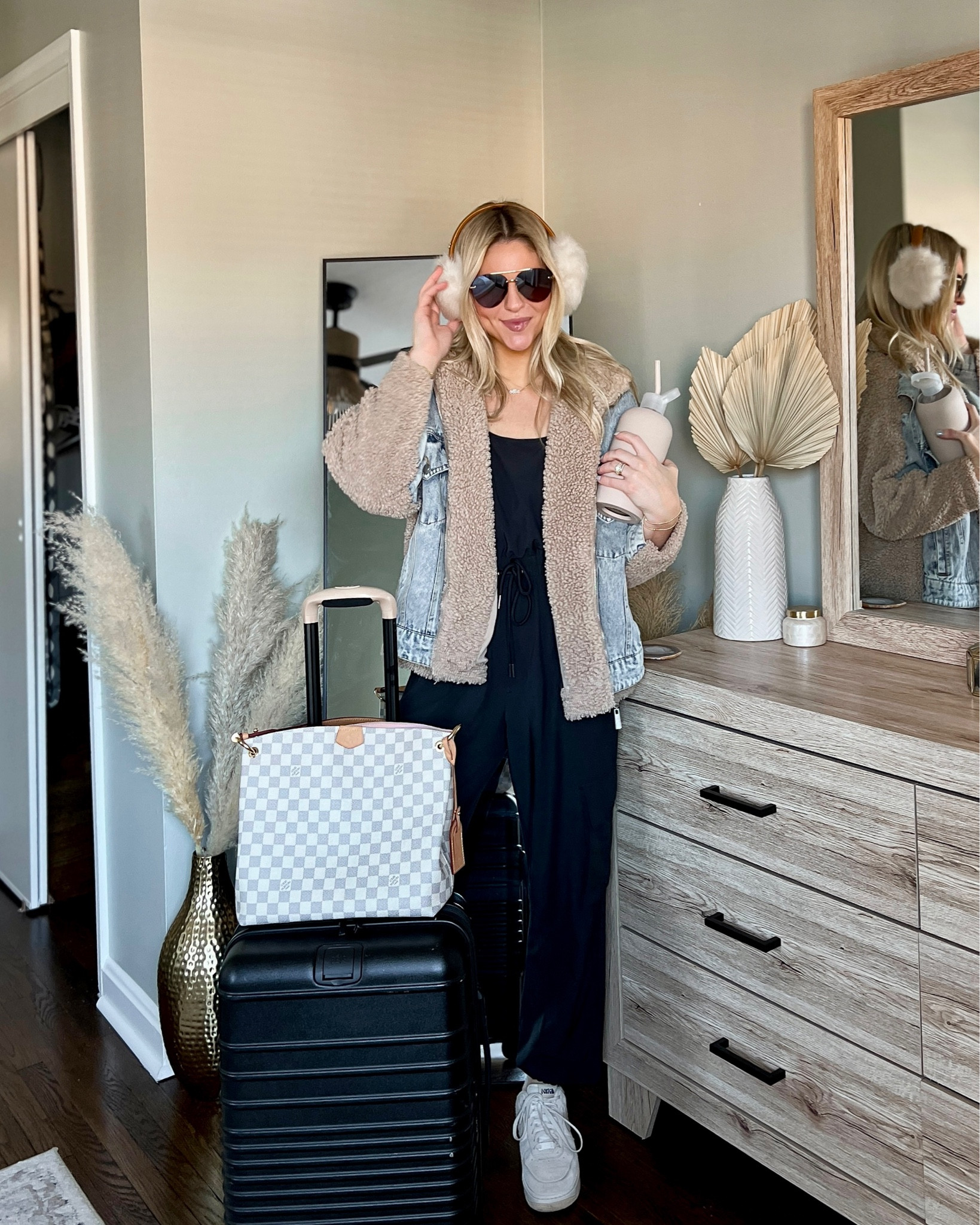 day 4/5: winter travel outfits ✈️

#sherpajacket #abercrombiestyle #beis #airportoutfit #coach #nike