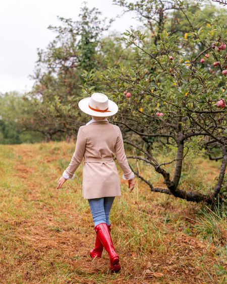 Apple picking 🍎🍏

#LTKtravel #LTKstyletip #LTKSeasonal