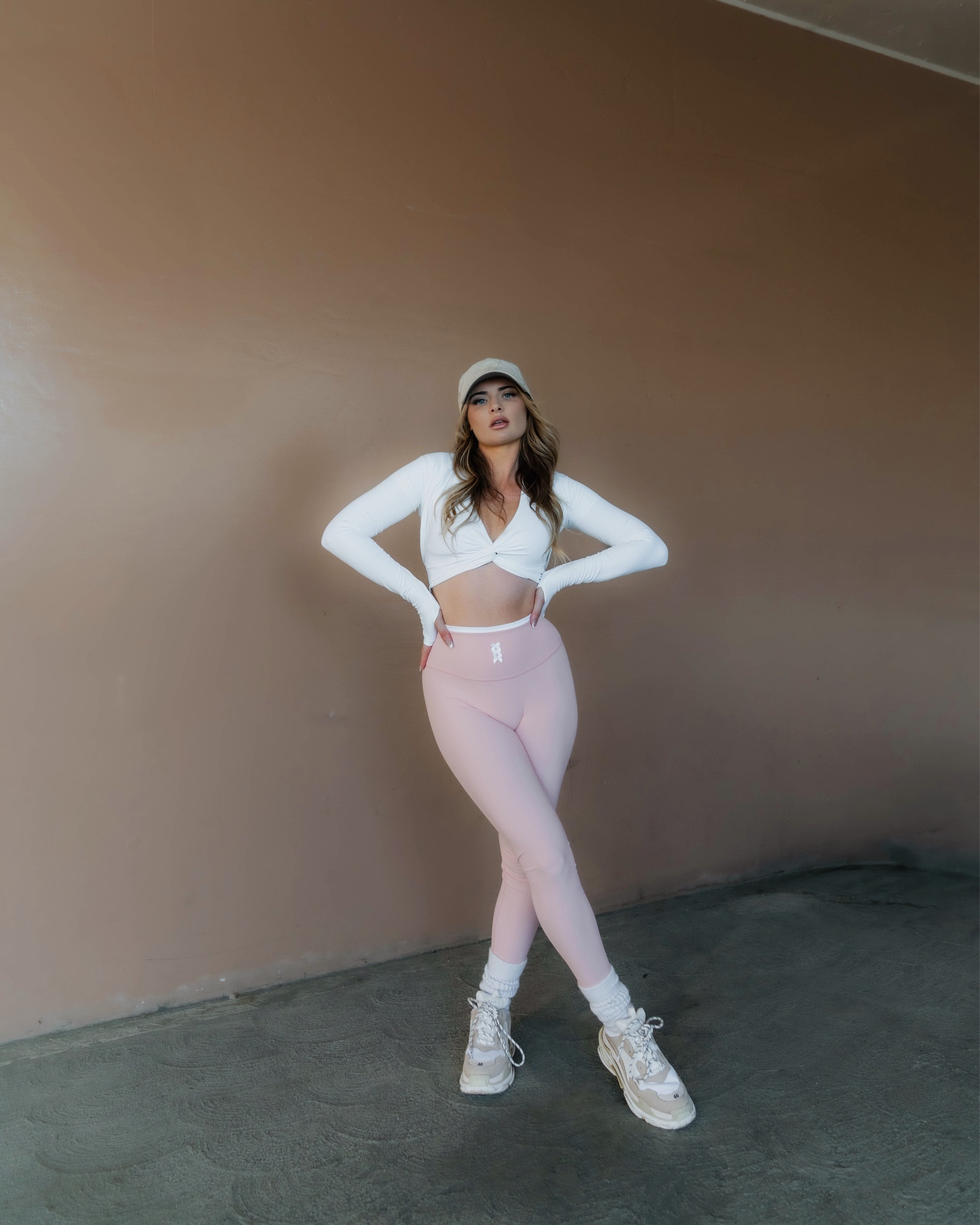 Arguably the most flattering workout set I’ve ever put on my body @astoria_activewear 😍

shop this look on my @shop.ltk page (🔗 in bio)
.
.
.
#astoriaactivewear #matchinset #activewear #yogaoutfit #ad #fitnessstyle #pilateslook #fitfashion