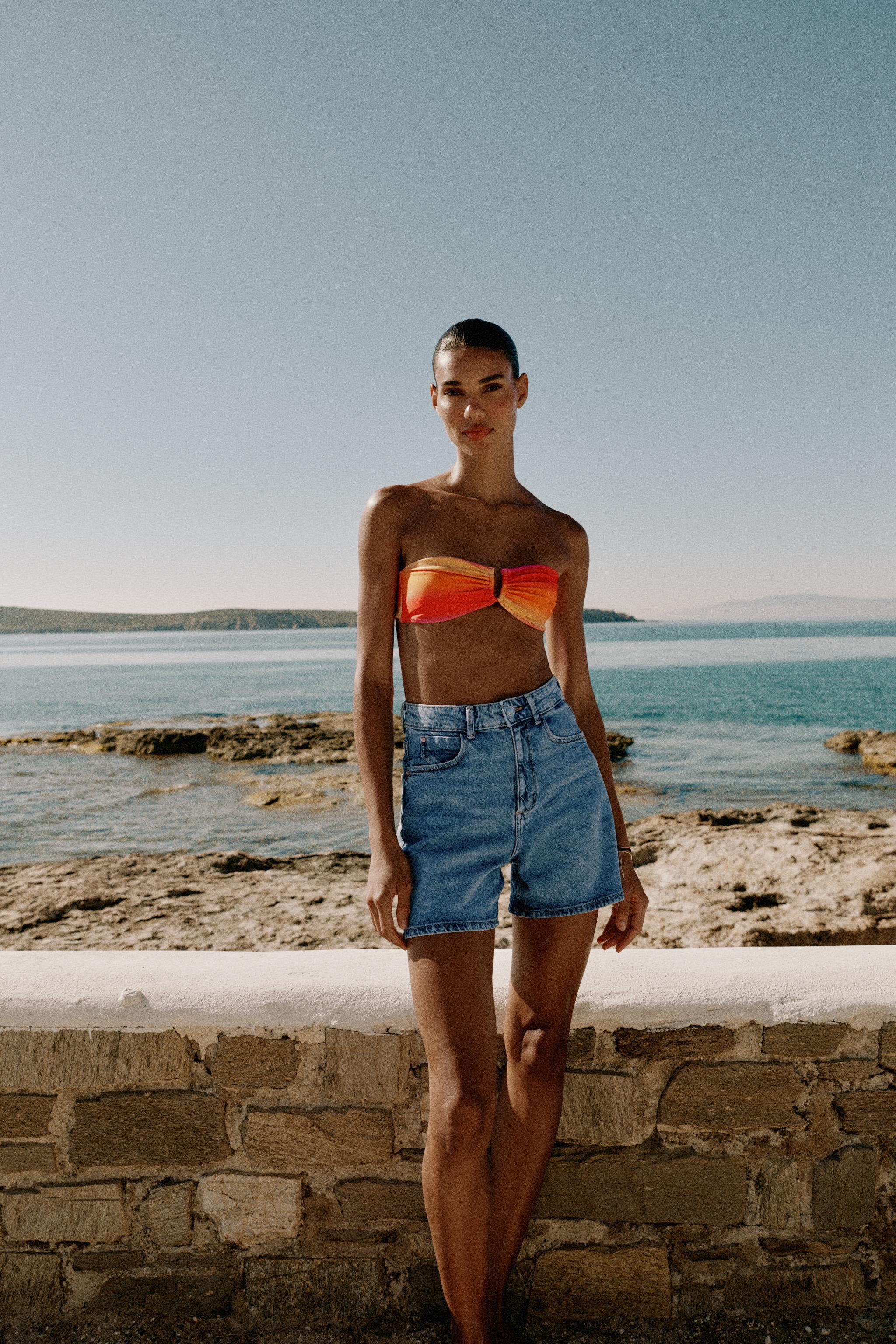 HIGH WAIST - MOM FIT - COMFORTHigh-wawaisted five-pocket shorts. Front zip and button closure. | Zara US
