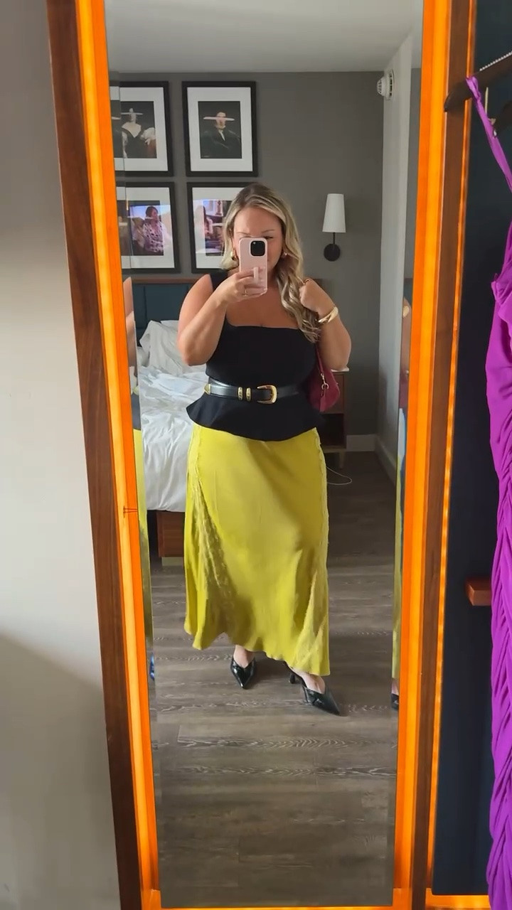 NYFW Day 1 OOTD! Top is an XL and Skirt is a LARGE PETITIE (maybe could have done a medium petite) Belt is an XL! Oeak shape wear shorts are an XL

Mid size fashion, fall fashion, finds under 100, NYFW, Shelli Enright

#LTKNYFW #LTKSeasonal #LTKMidsize