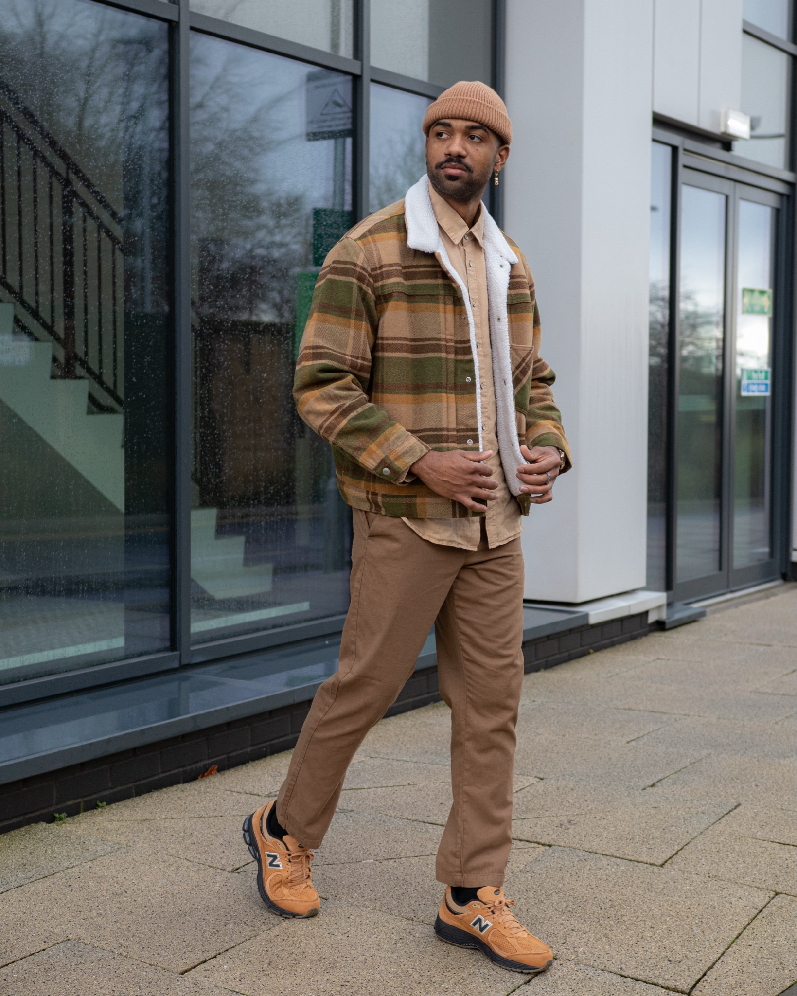 Layered up and ready for the season. 

Levi’s Sherpa Trucker Jacket 
New Balance 2002R 
Tobacco Chinos 
Napaprijri Long Sleeve Linen Shirt 
Ivy Oak Beenie 


#LTKuk #LTKmens #LTKeurope