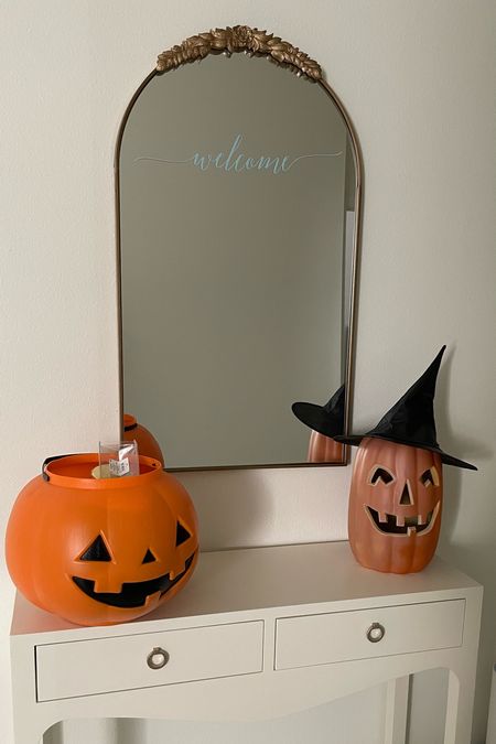 Jack-o-lantern entry decor for Halloween  

#LTKhome #LTKHalloween