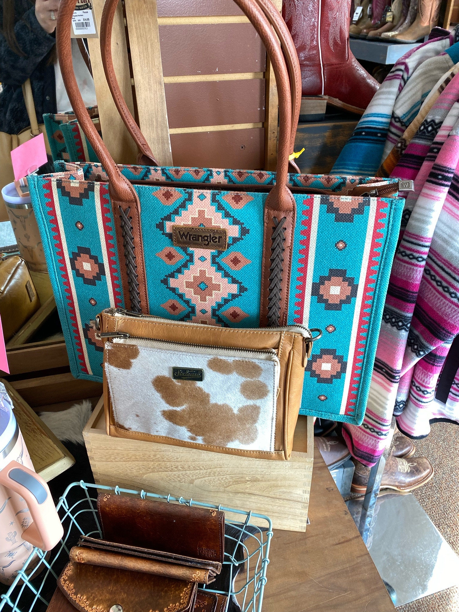 I couldn’t find my exact tote bag, but linked the similar one! Such good quality from Wrangler 