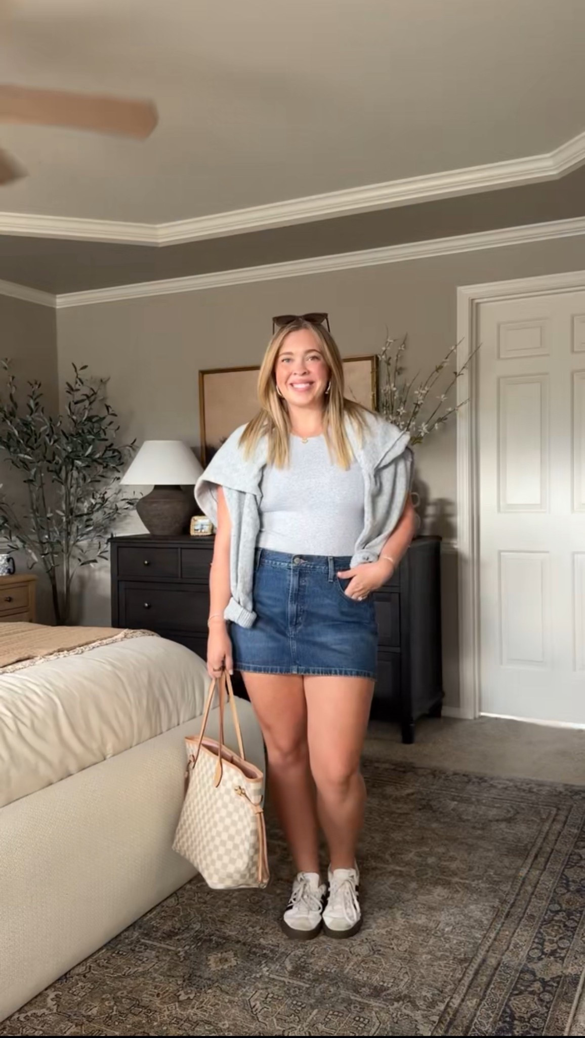 Midsize Fall Outfit 🍂🍁 How I style a denim mini skirt 💙 Wearing a size large top and 31 skirt 

#LTKMidsize #LTKStyleTip #LTKFindsUnder100