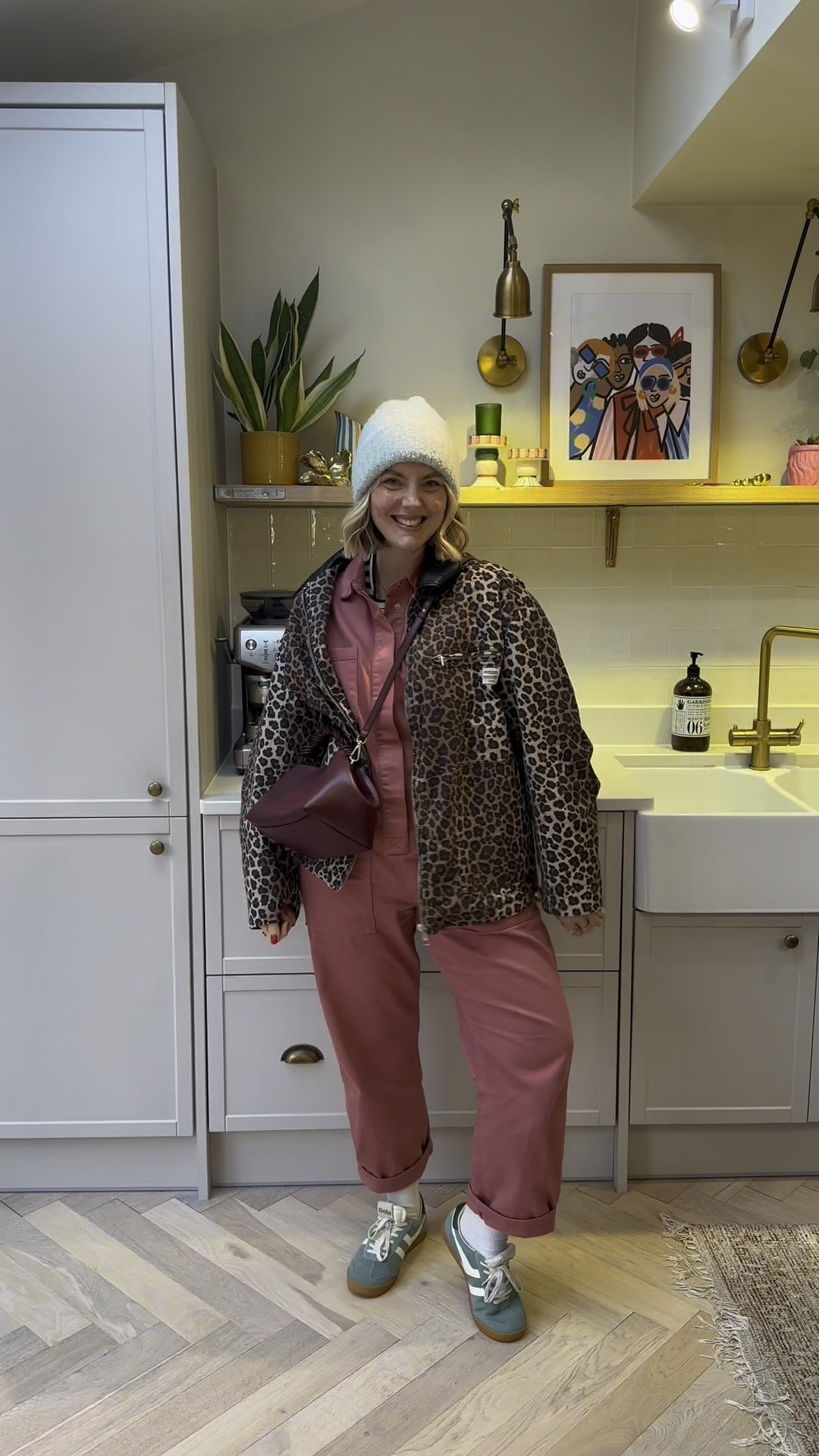 Winter layering, but making it easy.
Gola trainers
Beyond Nine Coverall (size Medium) 
Bershka Leopard Print Jacket (size large Large) 
H&M beanie 
Ganni Bag

#LTKuk #LTKwinter #LTKmidsize