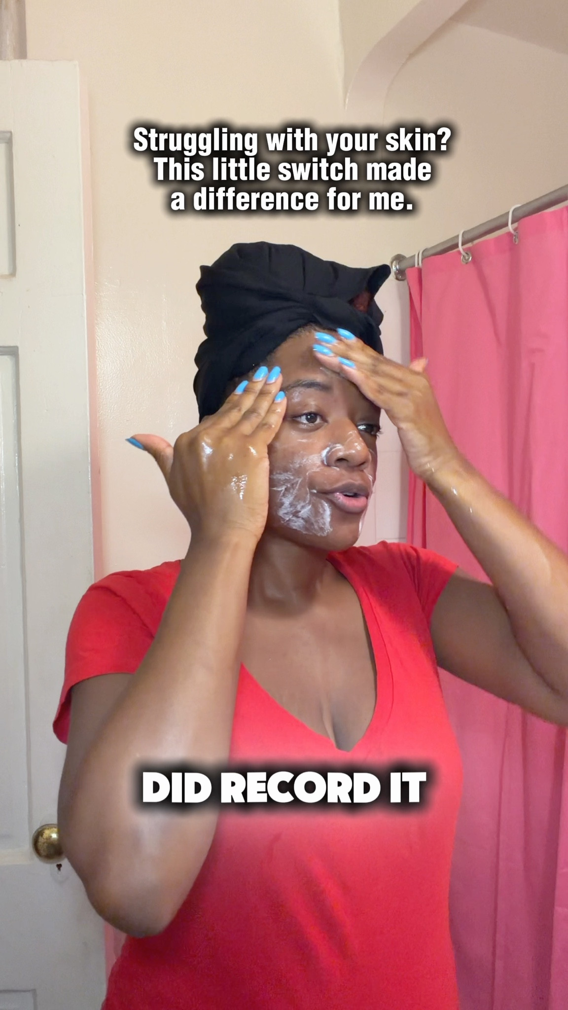 My nightly routine isn’t just about cleansers and serums — even the towel I use plays a role. These clean facial towels have been a game-changer for keeping my skin clear and cared for. I use them after washing my face, to help remove makeup, and to keep bacteria away. Sharing them here because they’ve truly made a difference for me. 