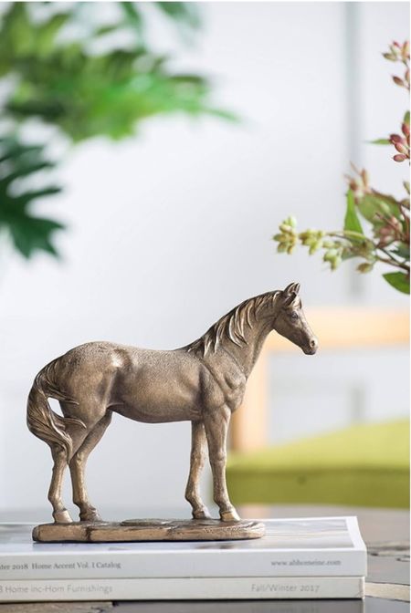 I’m always on the lookout for statues and 3D things I can put on a coffee table or on a shelf and this gold horse is the perfect size. Perfect for you Kentucky Derby party!

#LTKhome