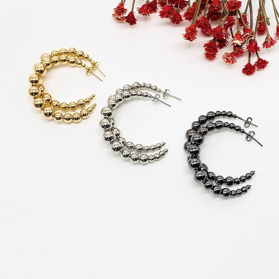 Beaded Hoop Earrings in Gold Silver Black  Beaded Hoops - Etsy | Etsy (US)