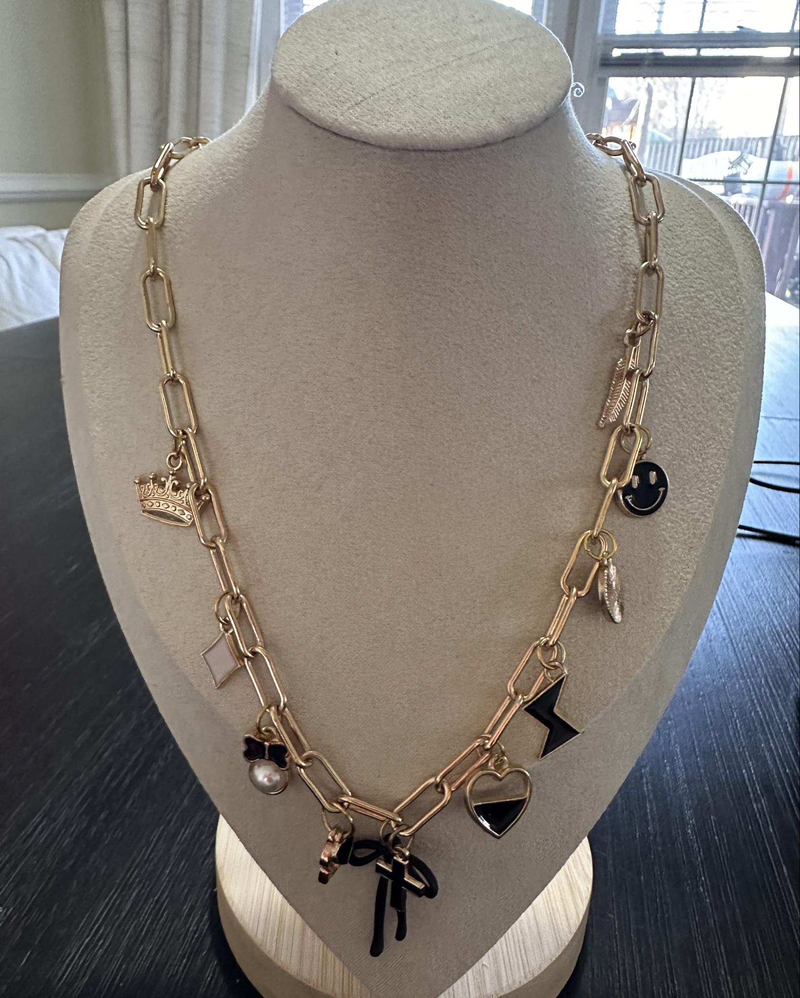 Charm Bar Must have. 

I was struggling to keep my charms straight and count the links in between and this changed the game. The hook on the back….THANK YOU!!! 👩🏽‍🍳💋

Oh and it comes in 4 different colors too. 

#LTKfindsunder50 #LTKstyletip #LTKover40