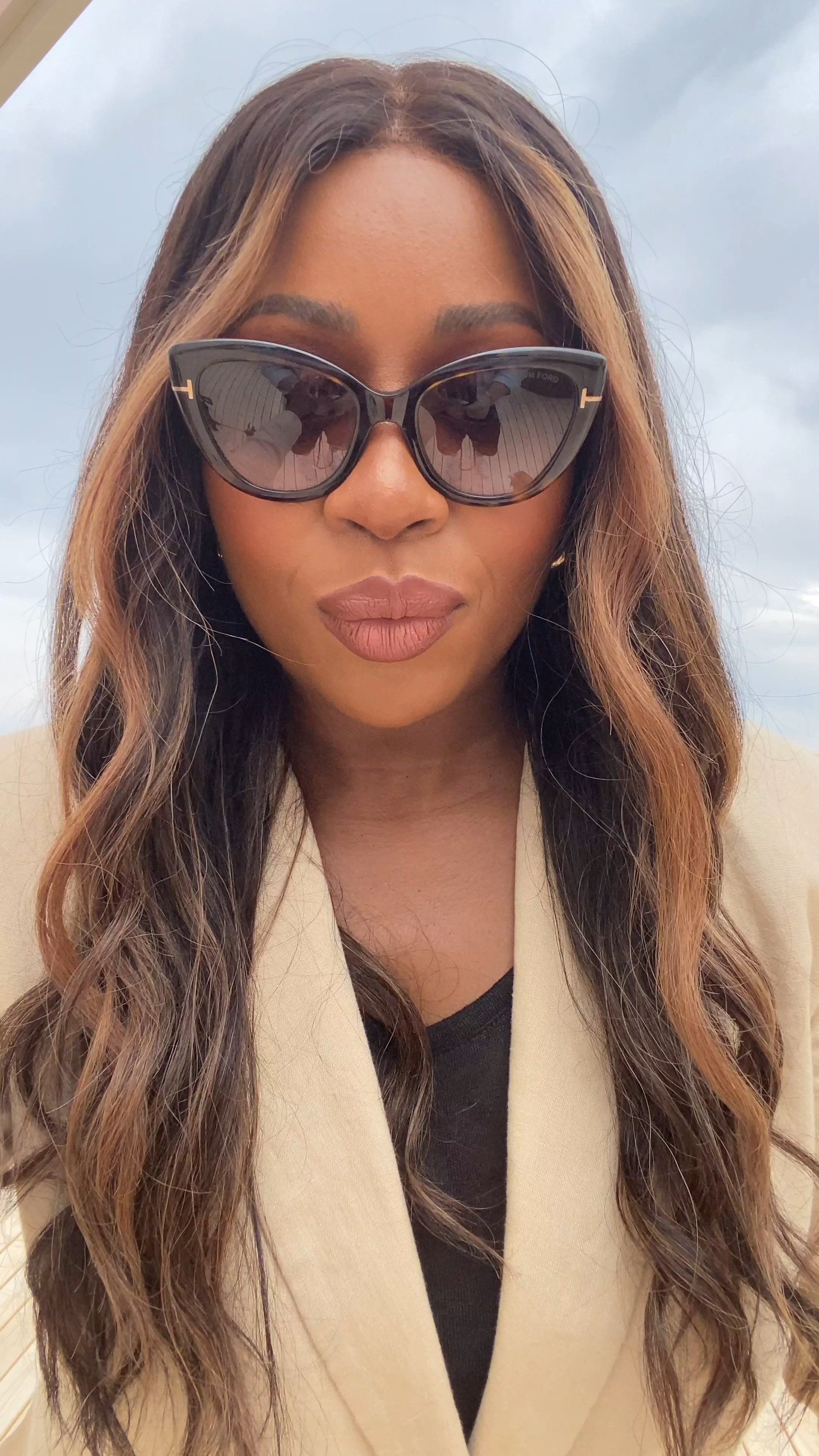 Outfit check in Cannes ☀️

outfit inspiration, summer style, holiday outfit, Mango, giacca lino, top spallini lino, pantaloni palazzo stampati, Tom Ford eyewear, occhiali da sole cat eye, sandali pelle fasce, Mejuri orecchìni, Farfetch, Italia. 

#LTKstyletip #LTKeurope #LTKSeasonal