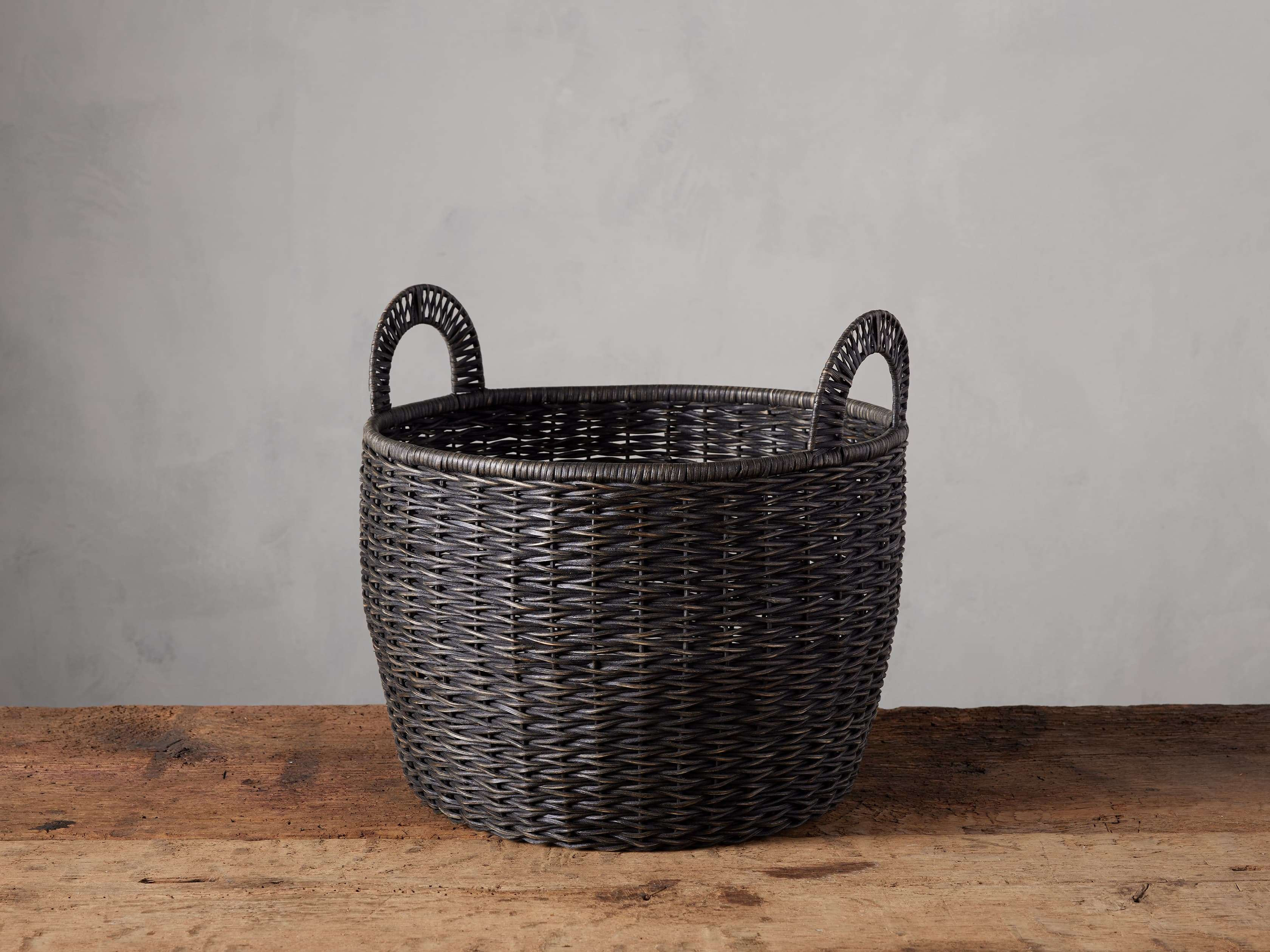Round Entry Basket in Dark | Arhaus