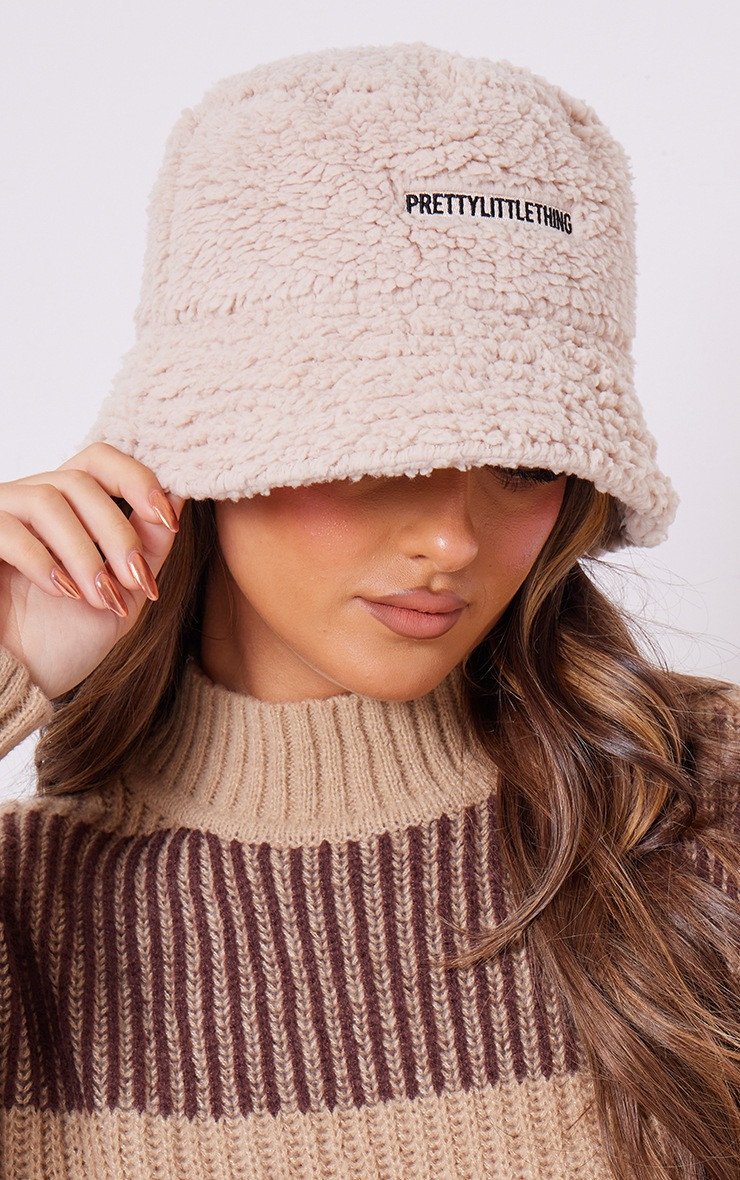 PRETTYLITTLETHING Cream Teddy Borg Bucket Hat | PrettyLittleThing US
