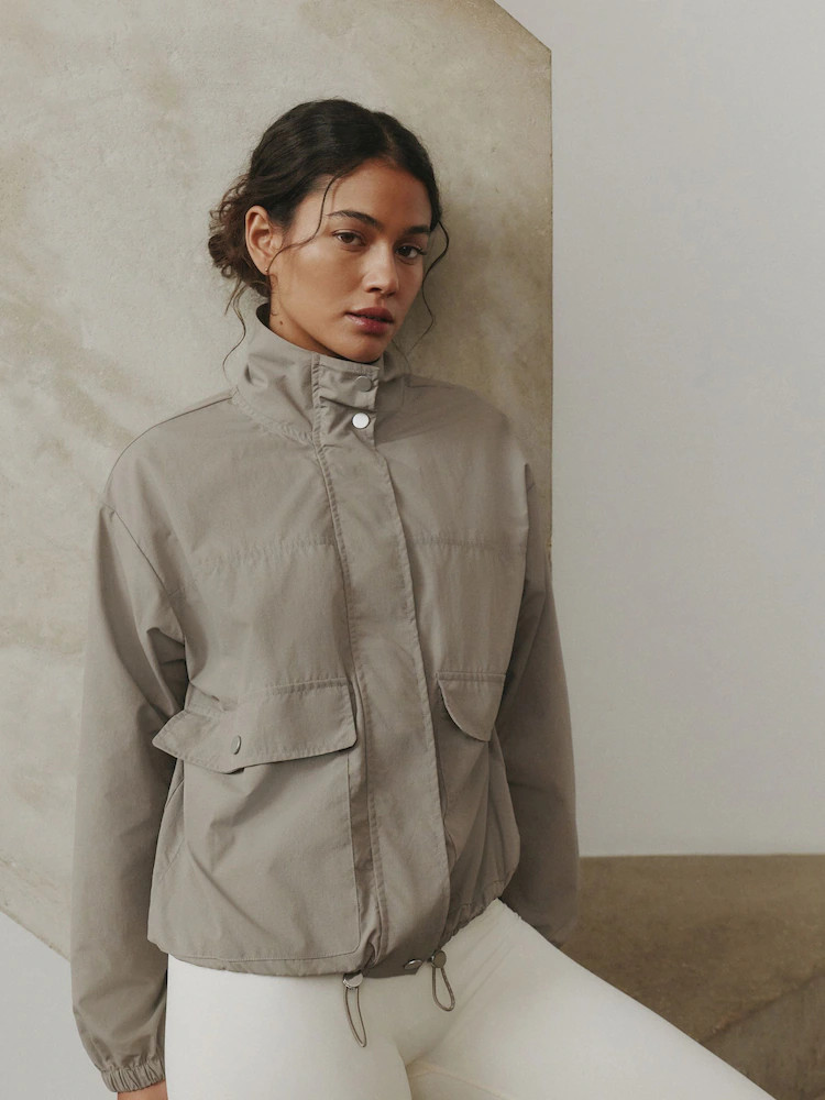 Nylon Grau - self. Leichte Jacke mit weitem Stehkragen | Next EU