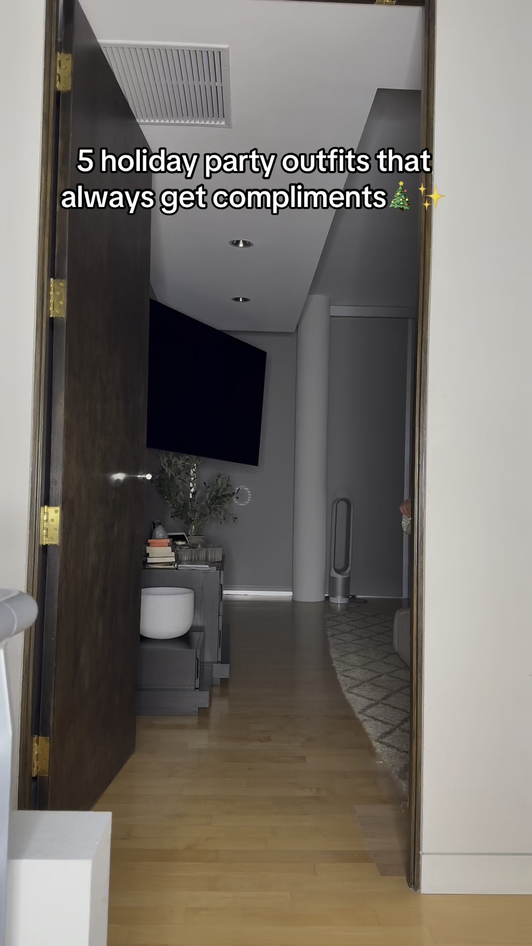 It’s December time to slay with these adorable outfits that will get you compliments at every holiday party! 

#LTKHoliday #LTKFindsUnder100 #LTKootd