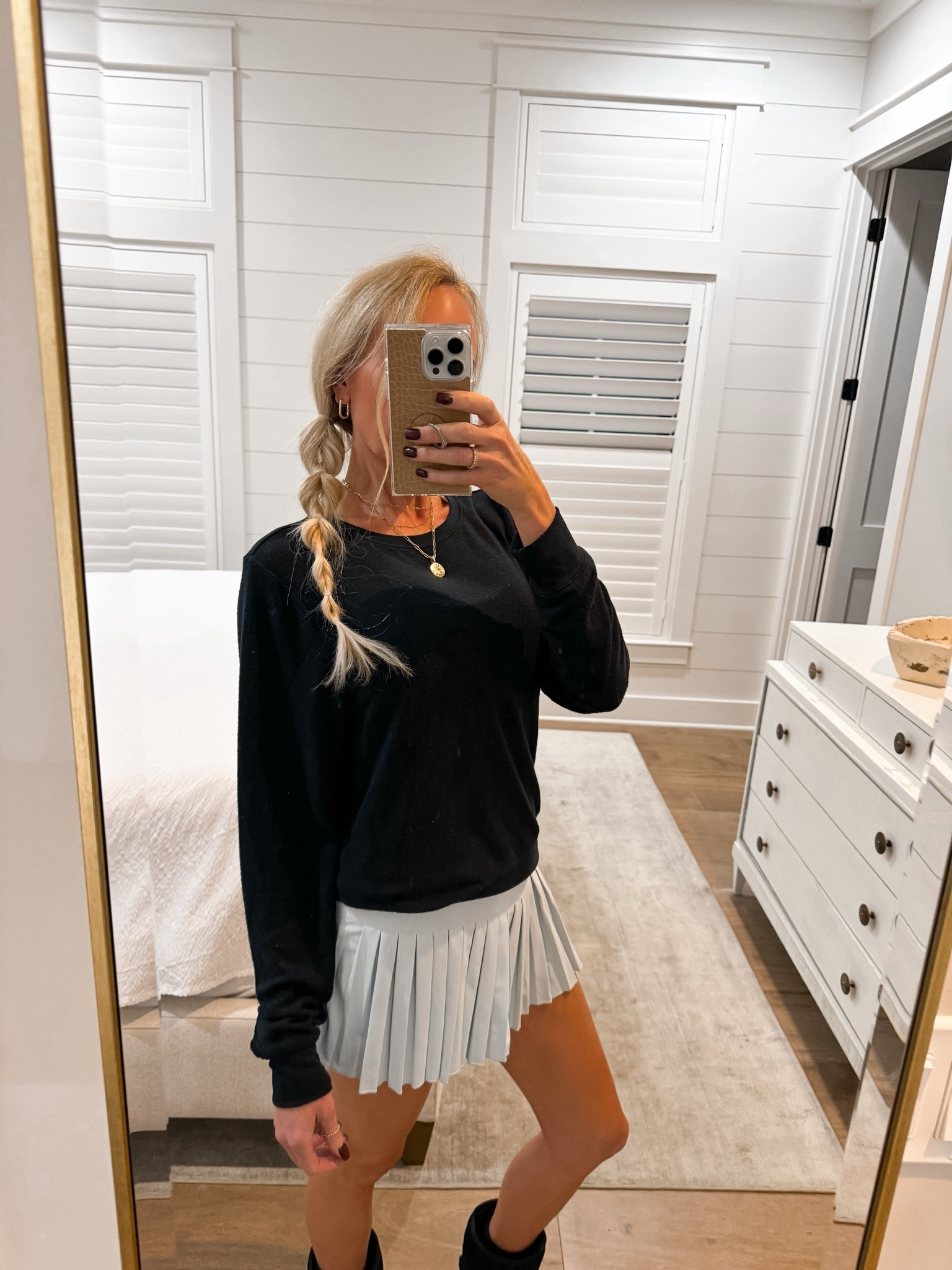 I don’t play tennis… but going to wear this skirt everywhere!! I paired it with my go to Wildfox sweatshirt! 🖤 Wearing a S in the sweatshirt and M in the skirt!

#LTKVideo #LTKGiftGuide #LTKstyletip