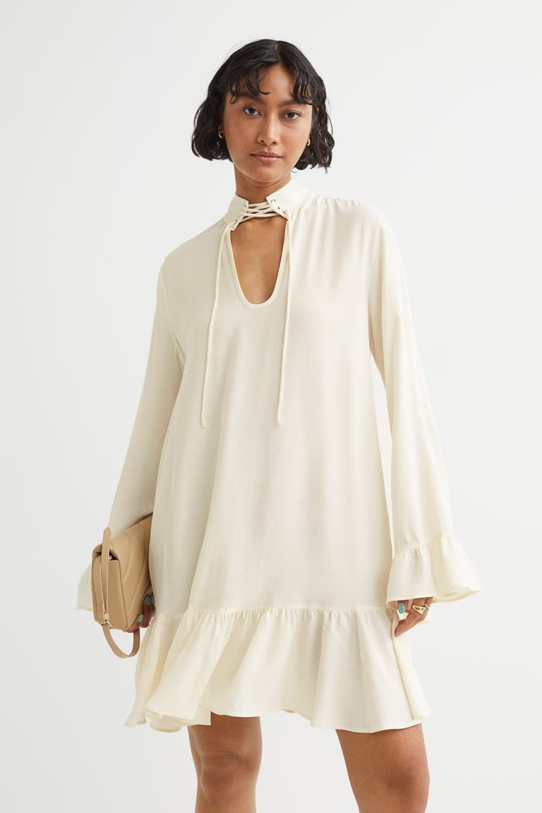 Short lacing-detail dress | H&M (UK, MY, IN, SG, PH, TW, HK)