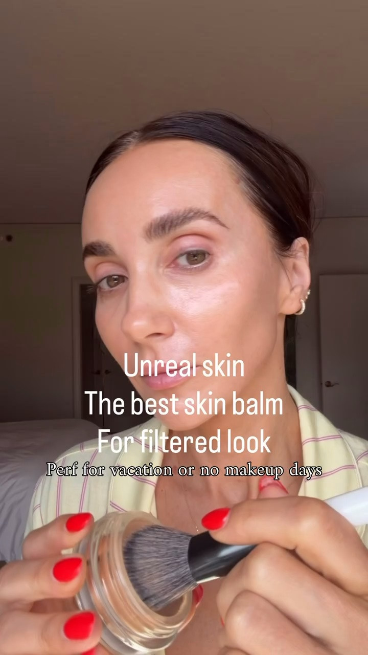 Shade 305. This IT Cosmetics tinted balm gives lightweight, buildable coverage while keeping skin hydrated and glowing. Perfect for everyday makeup when you want your skin to look fresh and naturally radiant.

skin tint, tinted moisturizer, face balm, everyday makeup, natural makeup, glowy skin, lightweight coverage, hydrating makeup, no makeup makeup, mature skin

#LTKOver40 #LTKBeauty