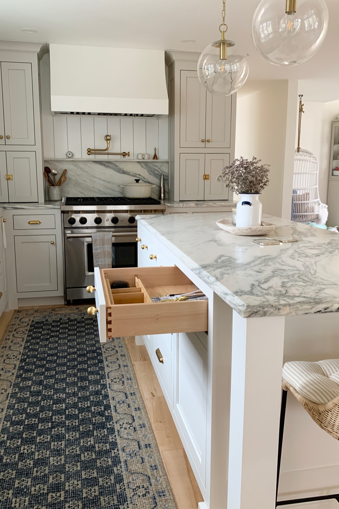 Life with 3 kids comes with a lot of iPads, smart watches, drones, and basically anything that has a cord. My dream for this kitchen was to have a place to tuck it all away so my countertops would be clear. (Good one, right?) 

The @dockingdrawer charging outlet seamlessly integrated with our cabinetry so you can’t even tell it’s there. We are all able to charge our fitbits, phones and everything else without taking up precious counter space. It’s been a saving grace and I don’t think I’ll ever design another drawer without a @dockingdrawer outlet in it. 

⚡️Shop the charging outlet and follow @pennyandpearldesign for more home style and interior design 
